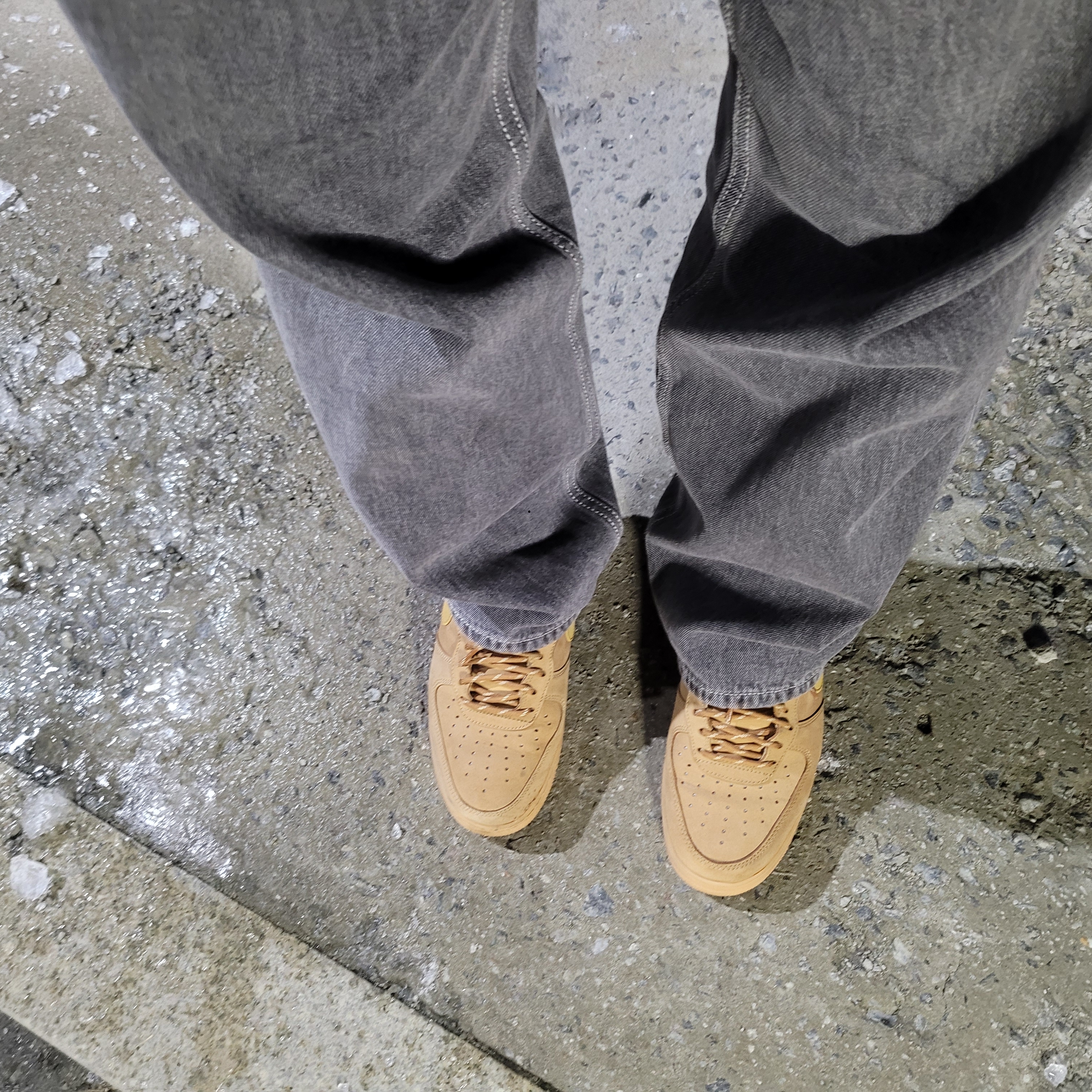 Nike Air Force 1 '07 WB Flax 착용 스타일