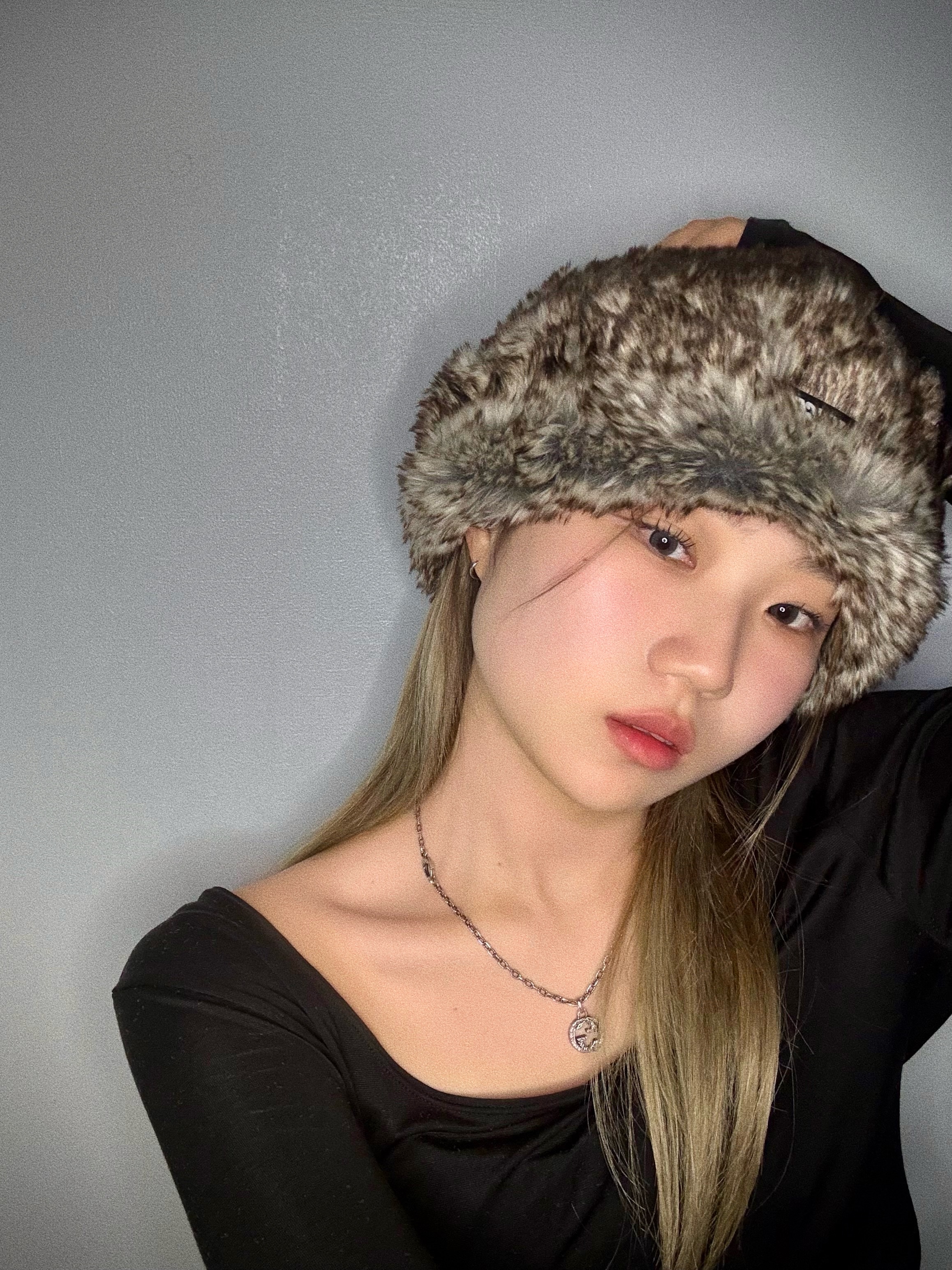 Gucci Interlocking G Pendant Necklace Silver, Palace Teddy Beanie Fox Tip - 24FW 착용 스타일