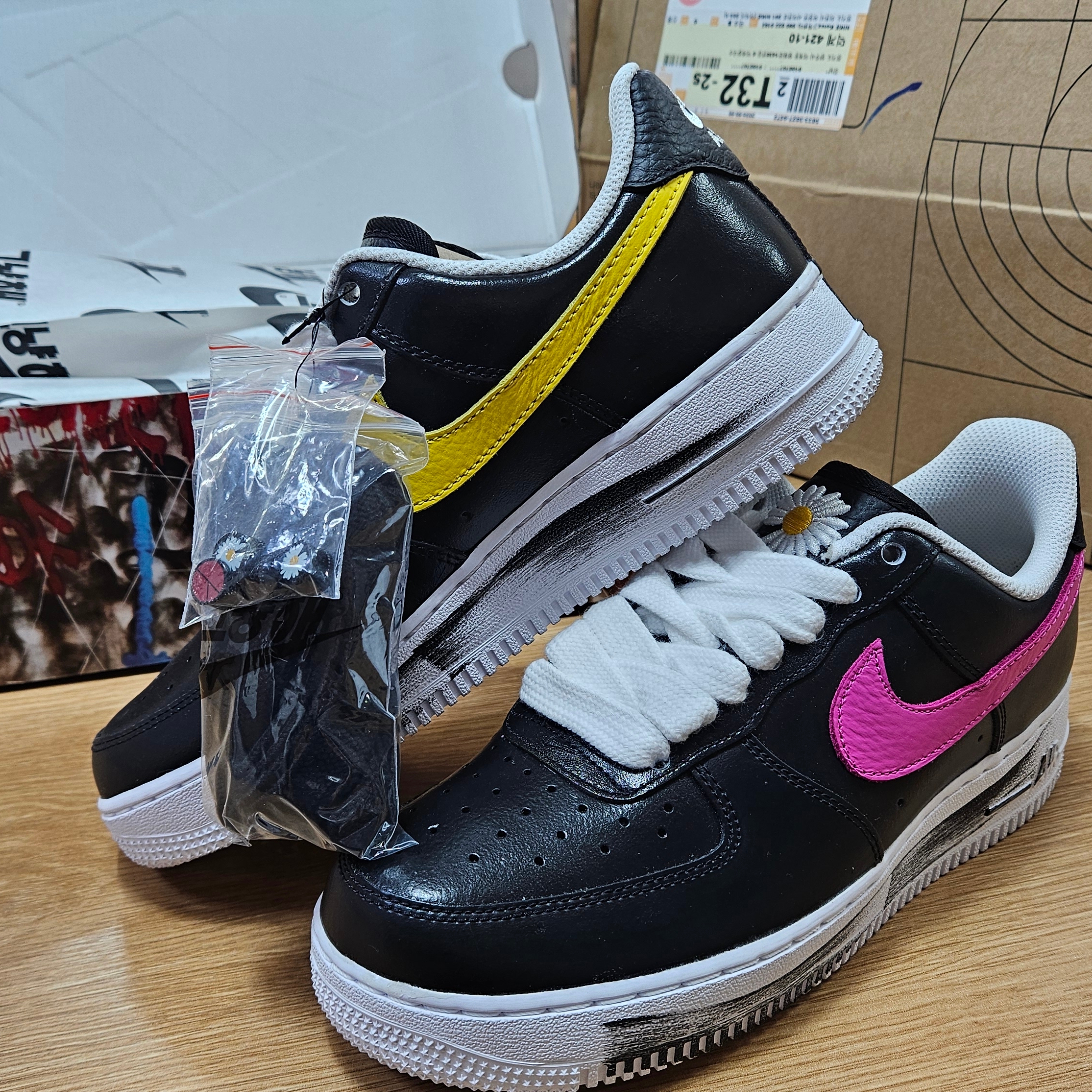 Nike x Peaceminusone Air Force 1 Low Para-Noise 3.0 Black and Multicolor 착용 스타일