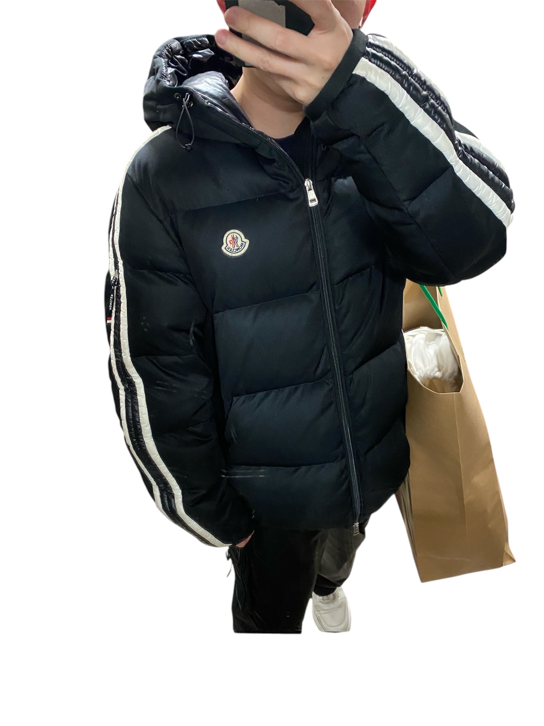 Moncler Sanbesan Short Down Jacket Black - 22FW 착용 스타일