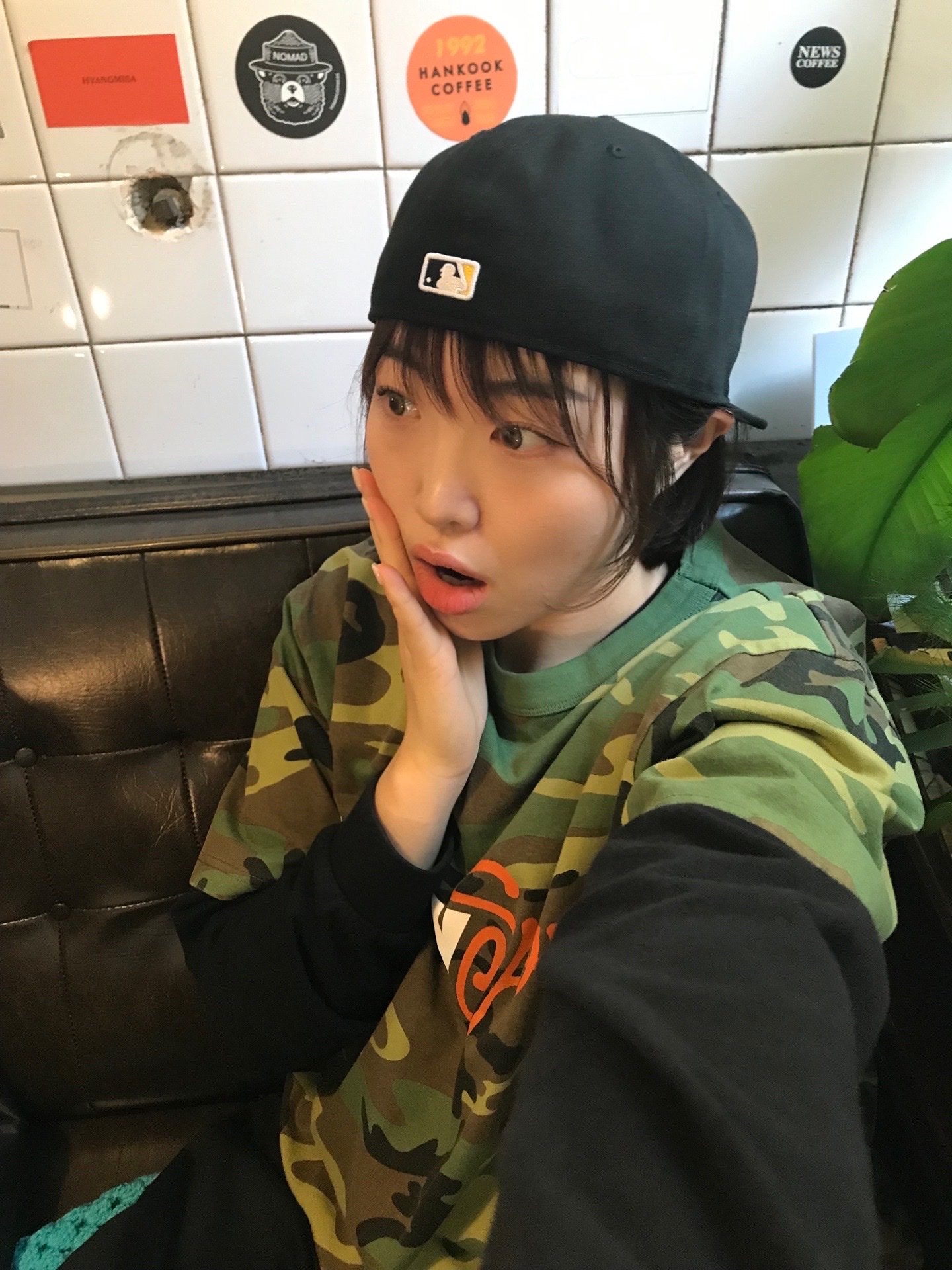 Stussy Sport Script T-Shirt Camo 착용 스타일 - 1