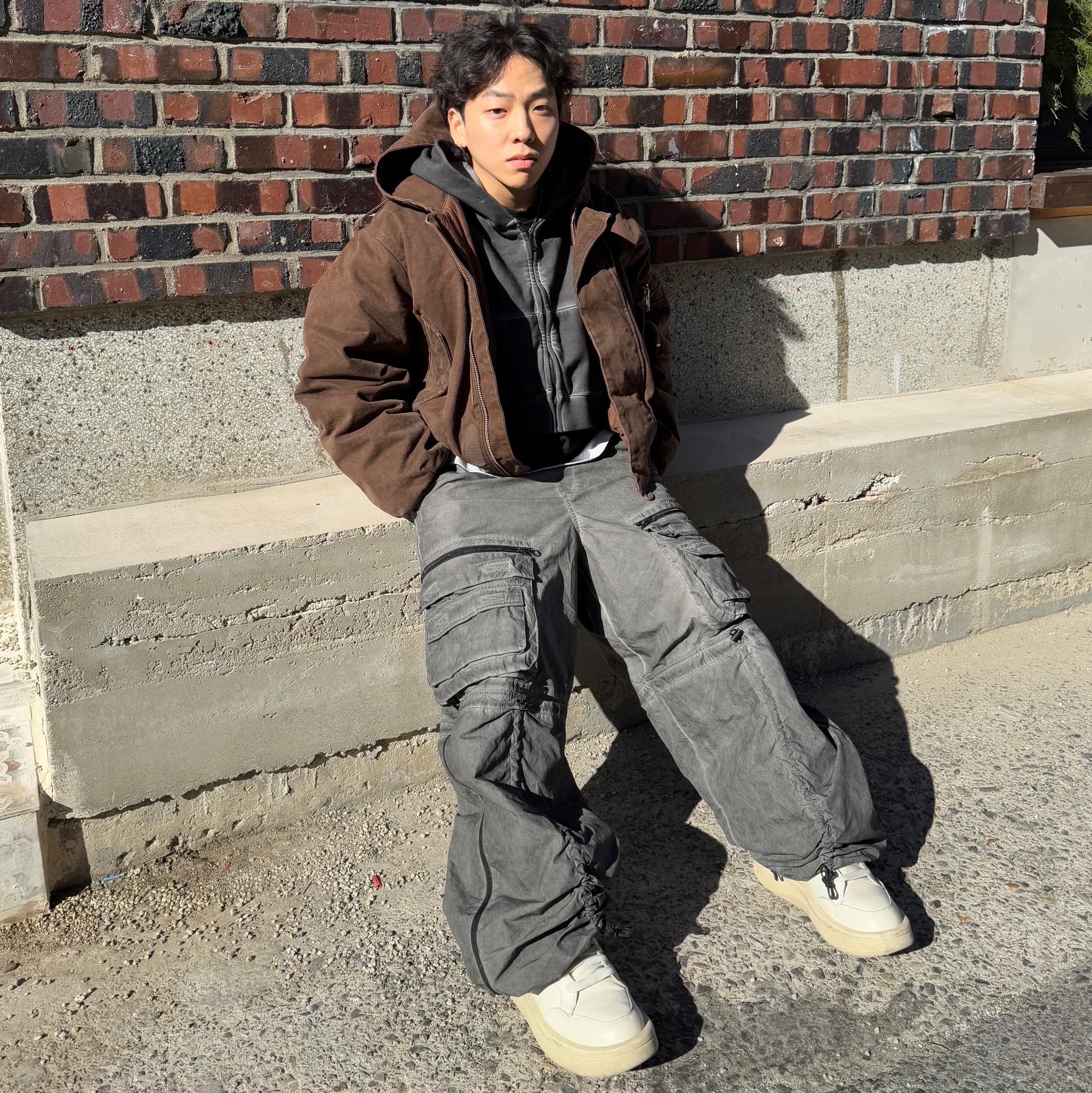 Entire Studios W2 Bomber Military Mud 착용 스타일 - 1