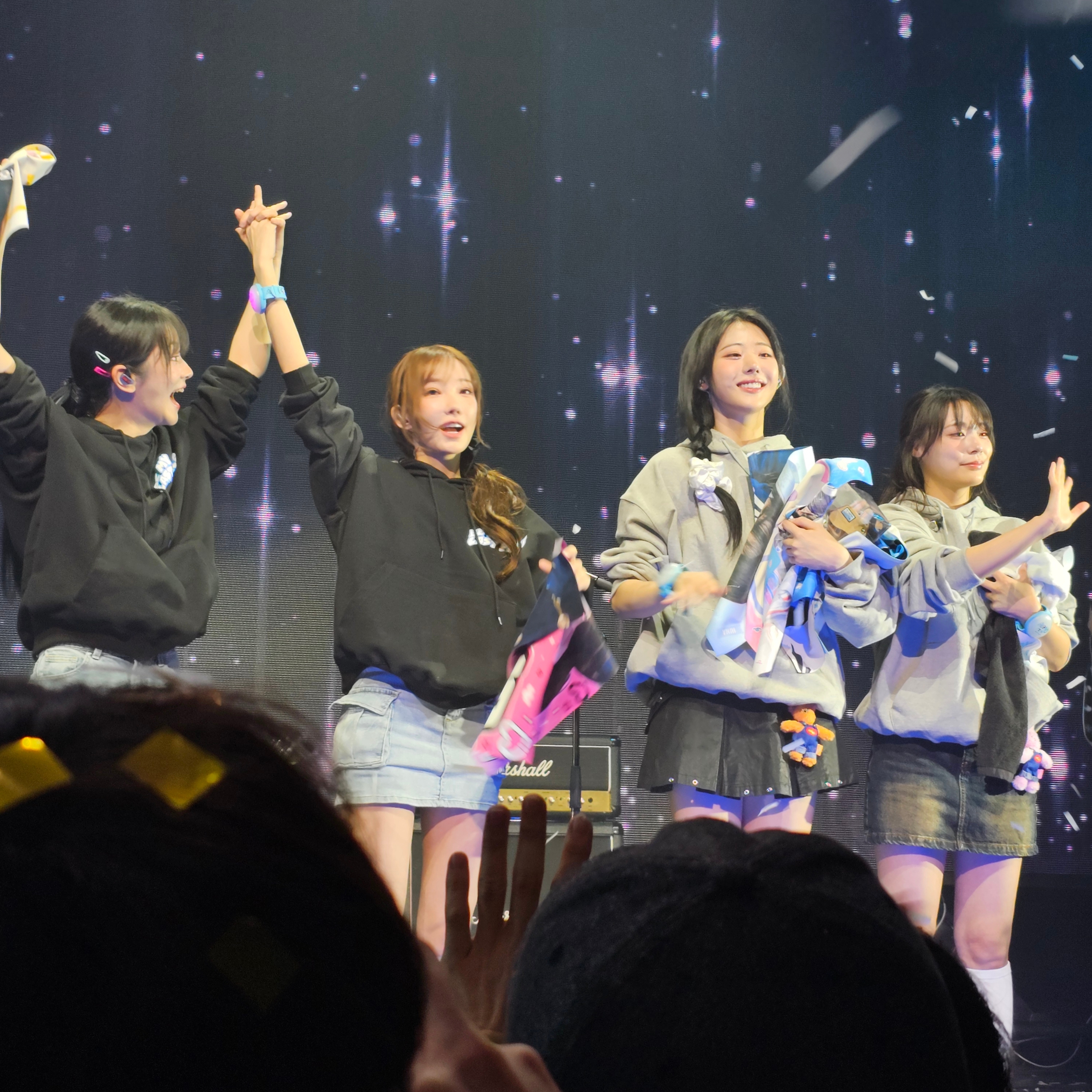 QWER The 1st Fan Concert [1, 2, QWER!]_SUN 착용 스타일