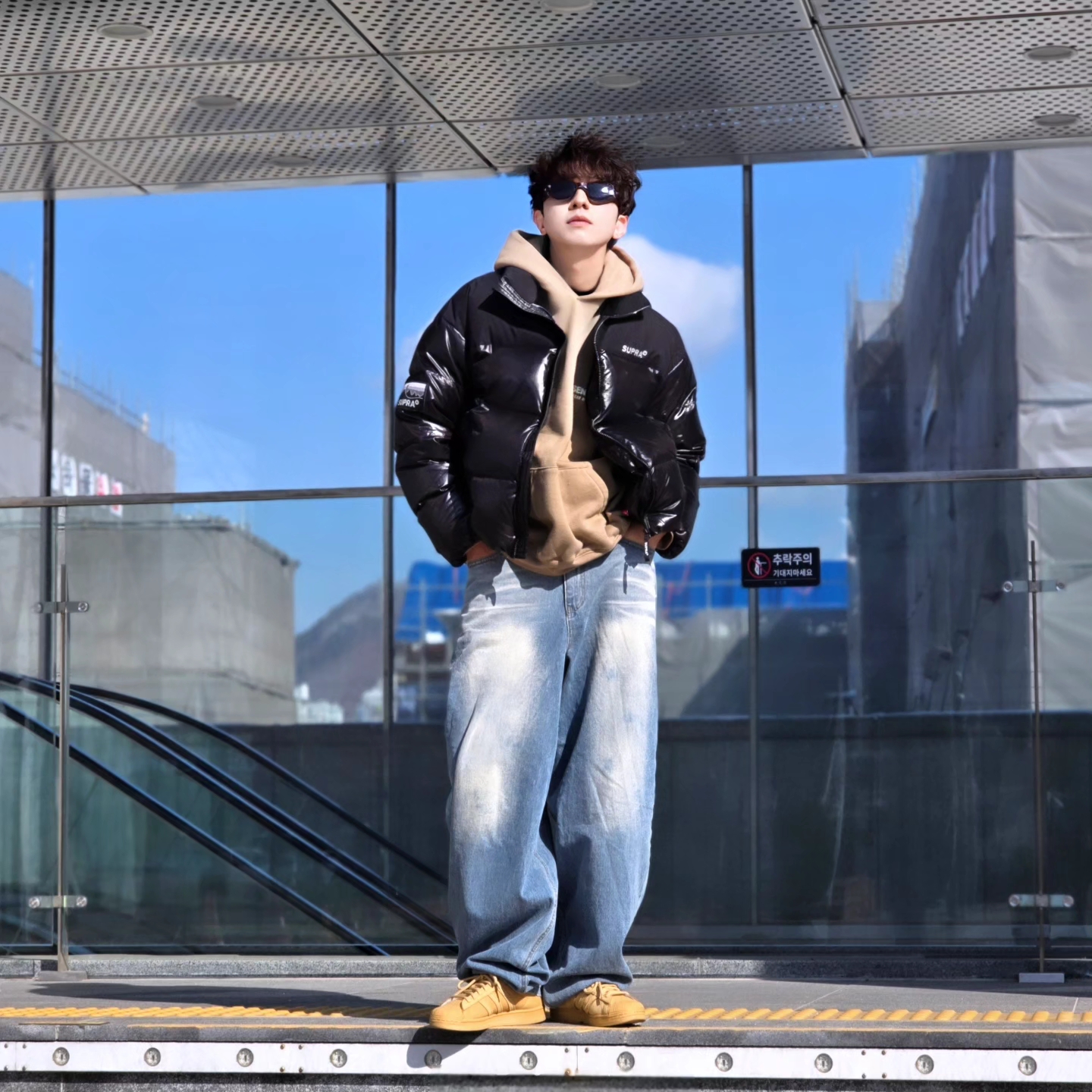Essentials Hoodie Oak - 22SS, Adidas Superstar Golden Beige 착용 스타일 - 7