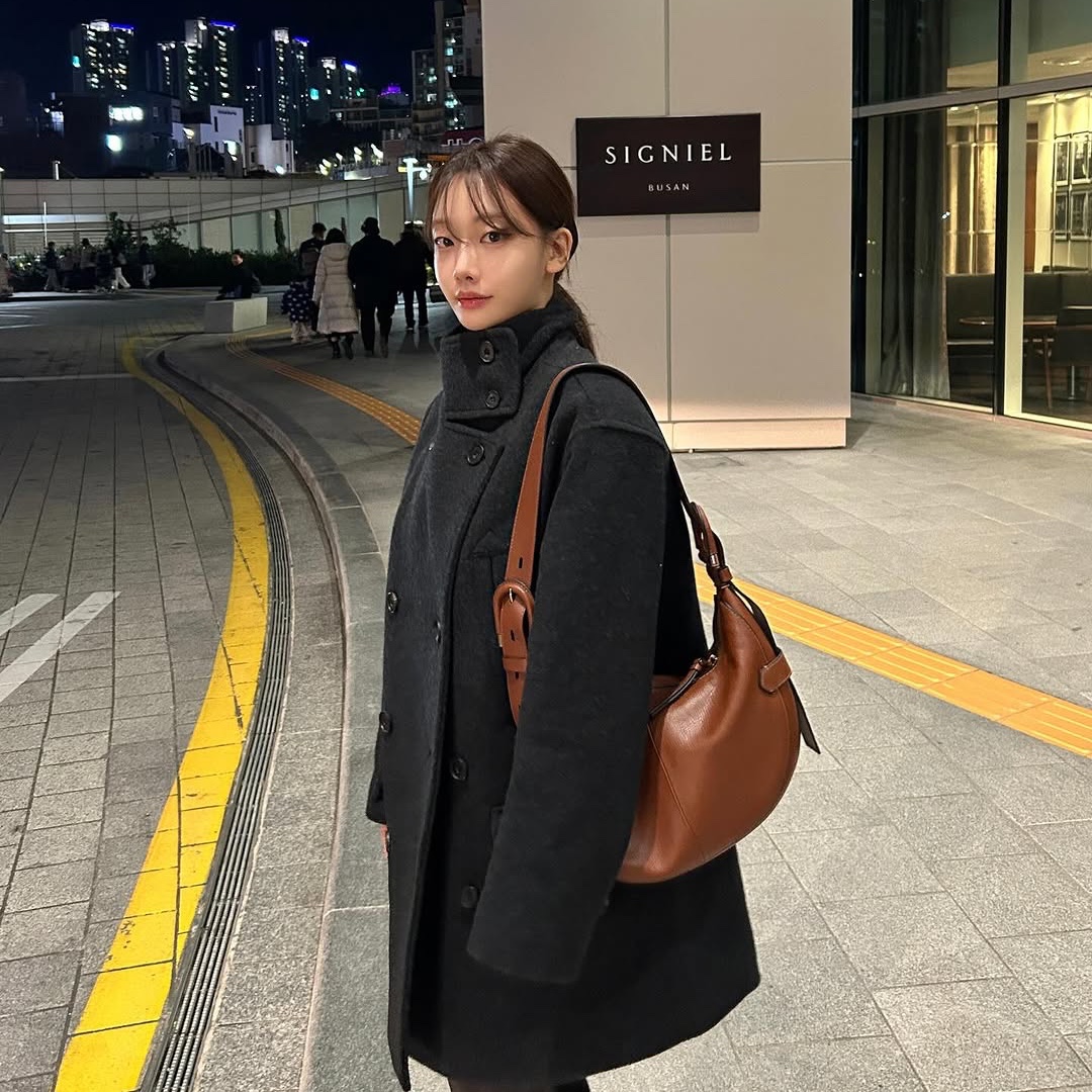 Fossil Harwell Leather Hobo Bag Brown 착용 스타일