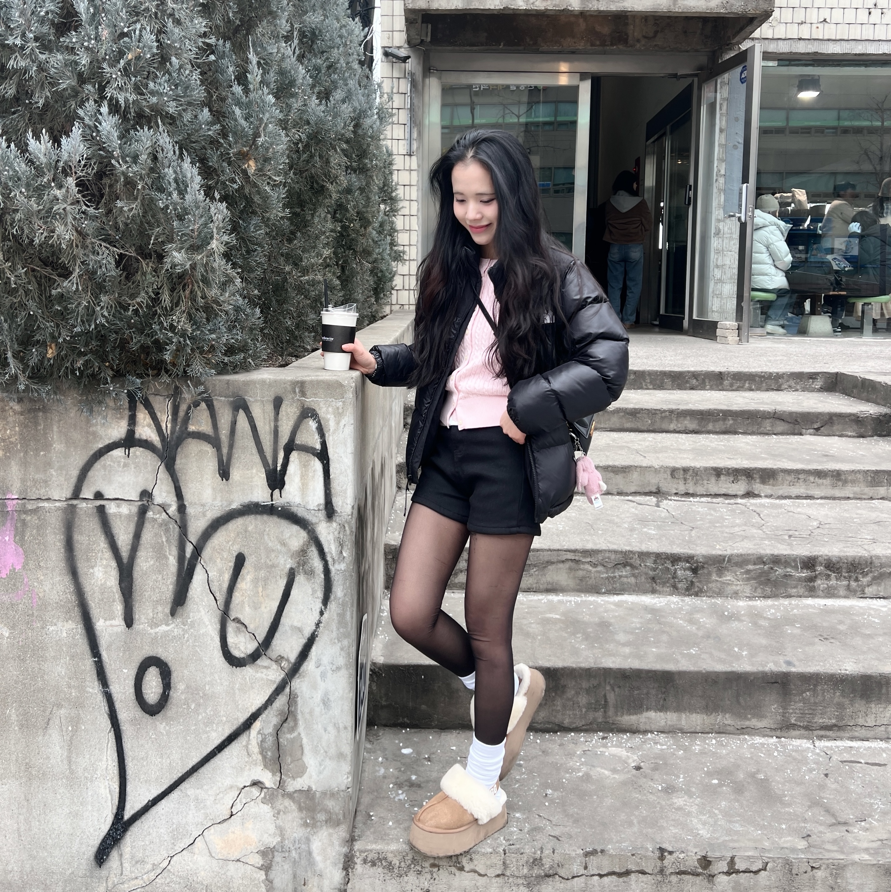 [30% 적립] Polo Ralph Lauren Children Mini Cable Cotton Cardigan Hunter Navy, Jacquemus Le Chiquito Signature Leather Mini Handbag Black 착용 스타일 - 5