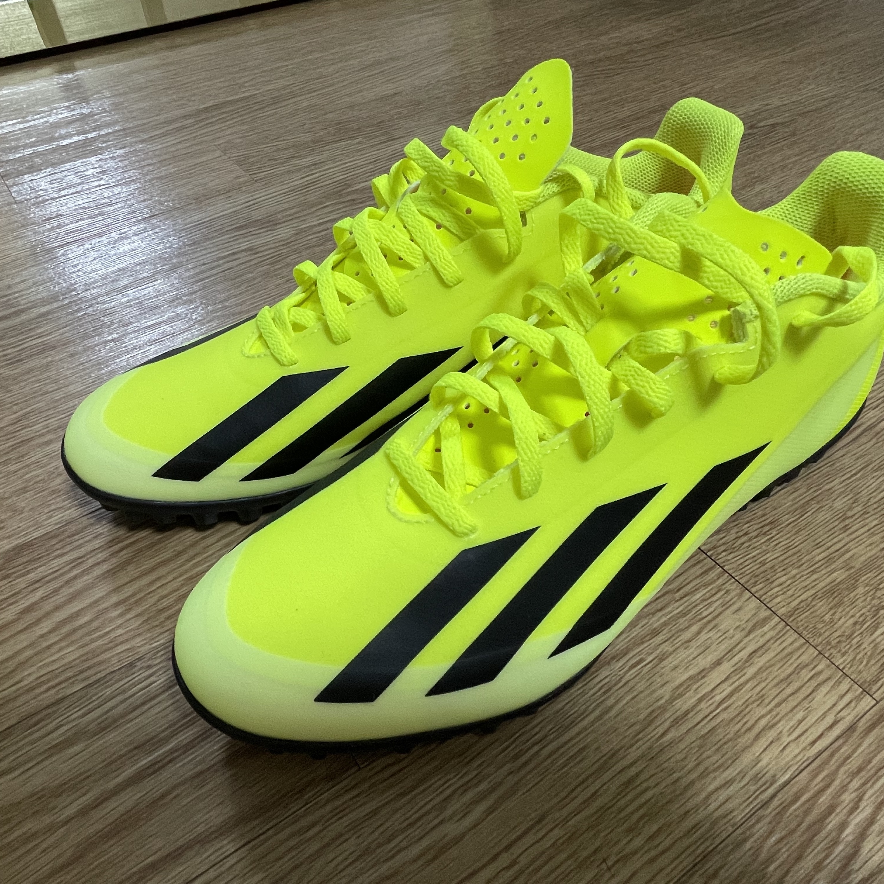 Adidas X Crazyfast Club TF Team Solar Yellow 2 착용 스타일
