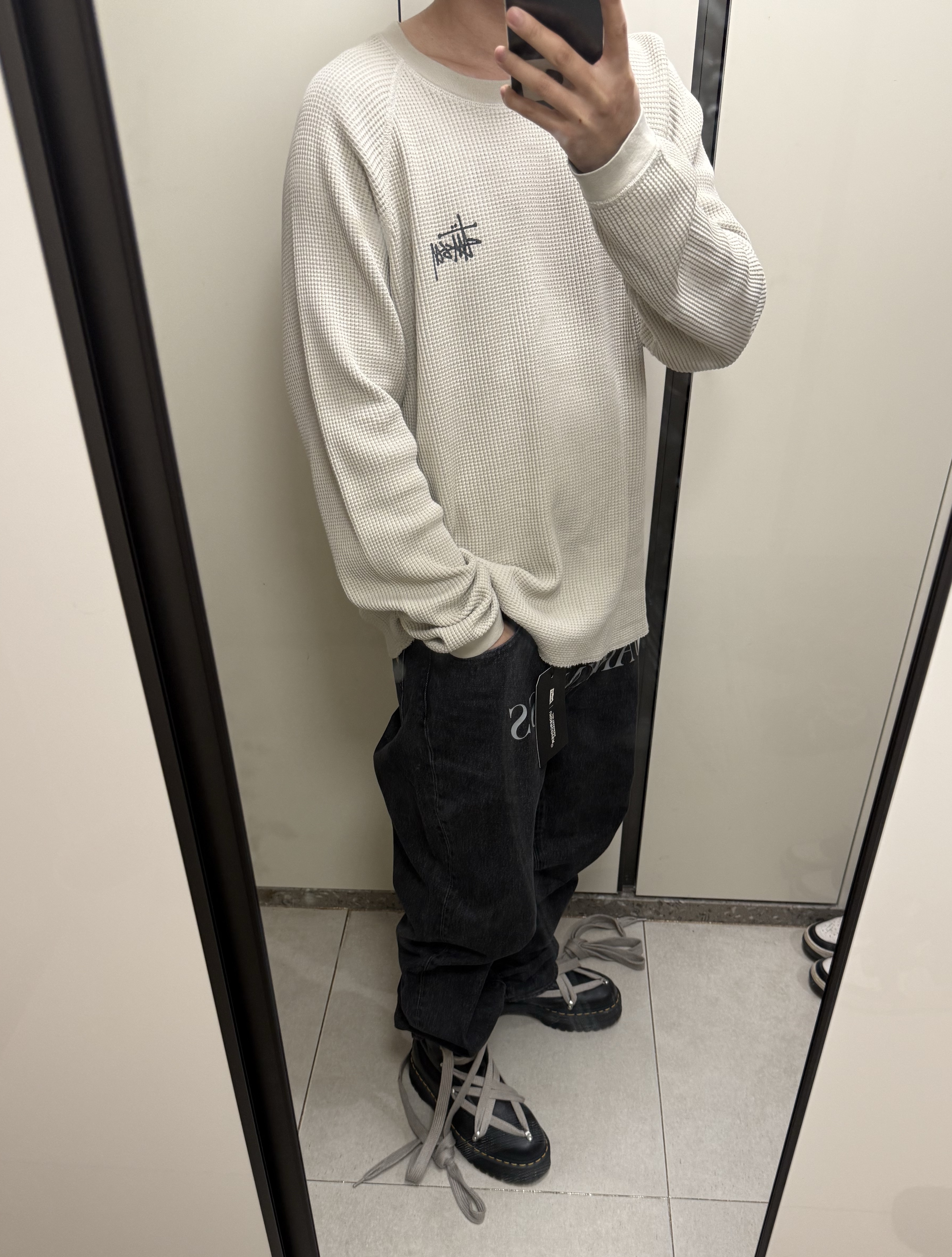 Levi’s x Undercover UC1E9502 Pants Black, Stussy Raglan Thermal LS Crew Bone 착용 스타일 - 1