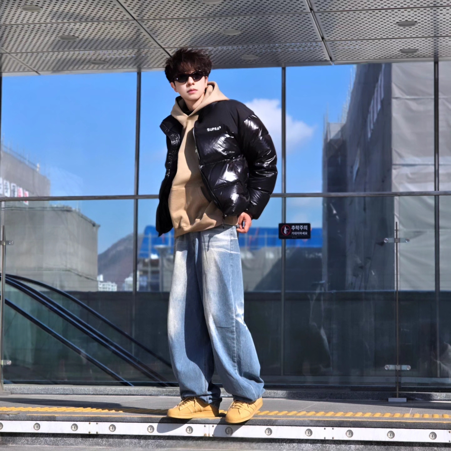 Essentials Hoodie Oak - 22SS, Adidas Superstar Golden Beige 착용 스타일 - 6