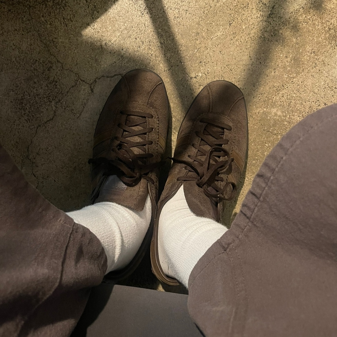 Adidas Tobacco Gruen Dark Brown 착용 스타일