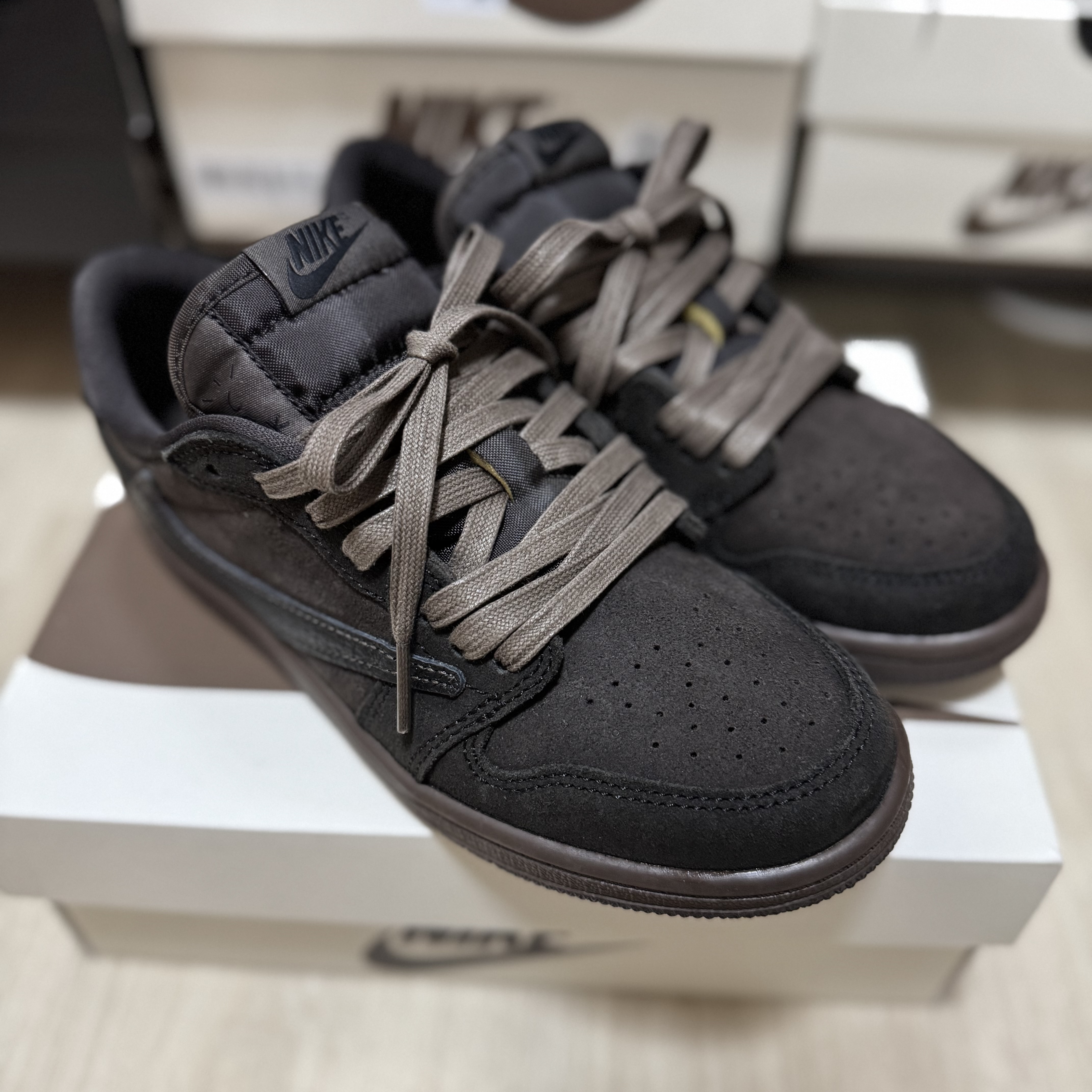 Jordan 1 x Travis Scott Retro Low OG SP Velvet Brown and Dark Mocha, (PS) Jordan 1 x Travis Scott Retro Low OG SP Velvet Brown and Dark Mocha 착용 스타일 - 2
