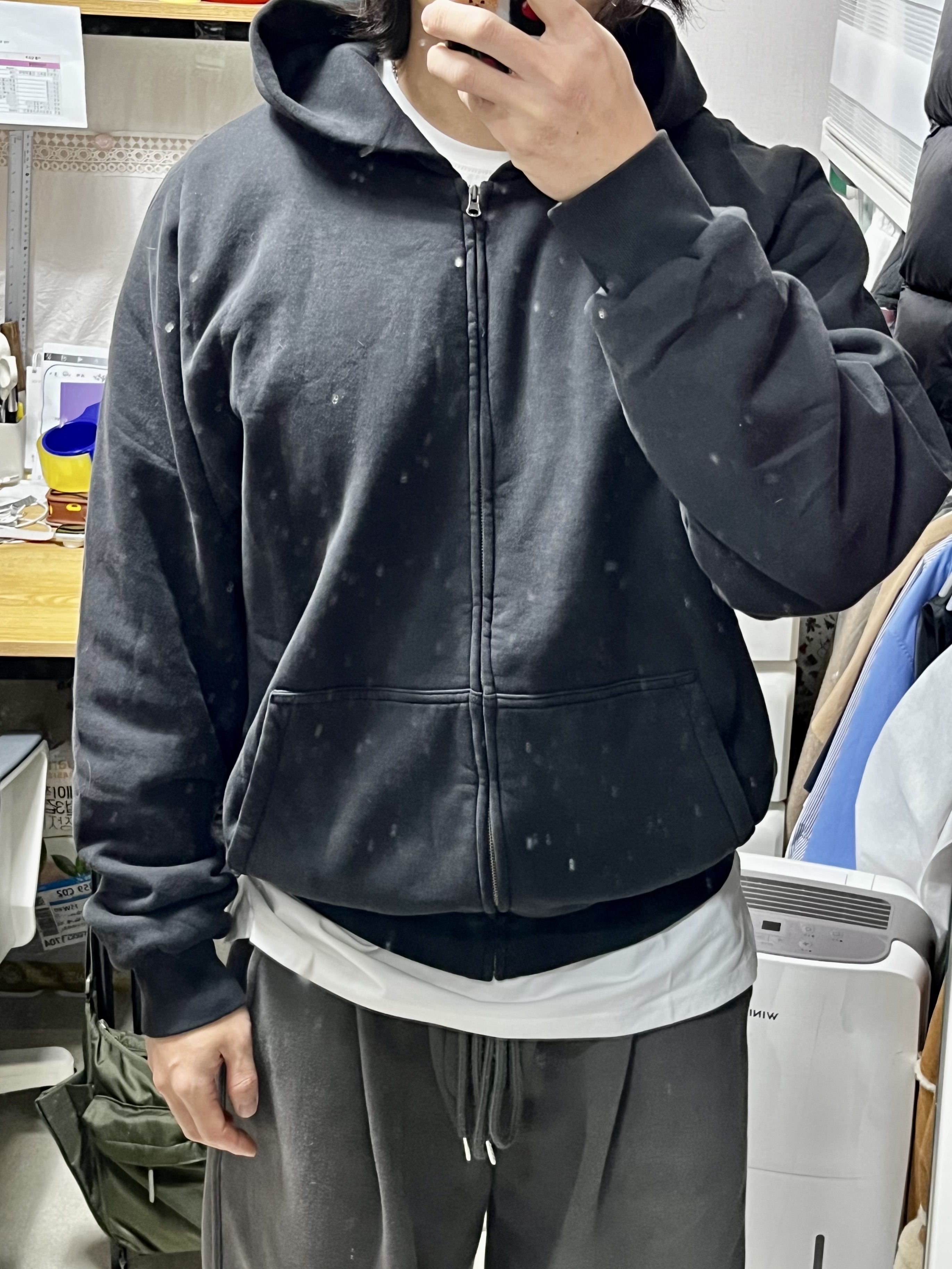 Yeezy YZY Zip-Up Hoodie Black, Undermycar Mu.03 Anti Fxxking Logo Play Oversized Sweat Jogger Olive 착용 스타일 - 2