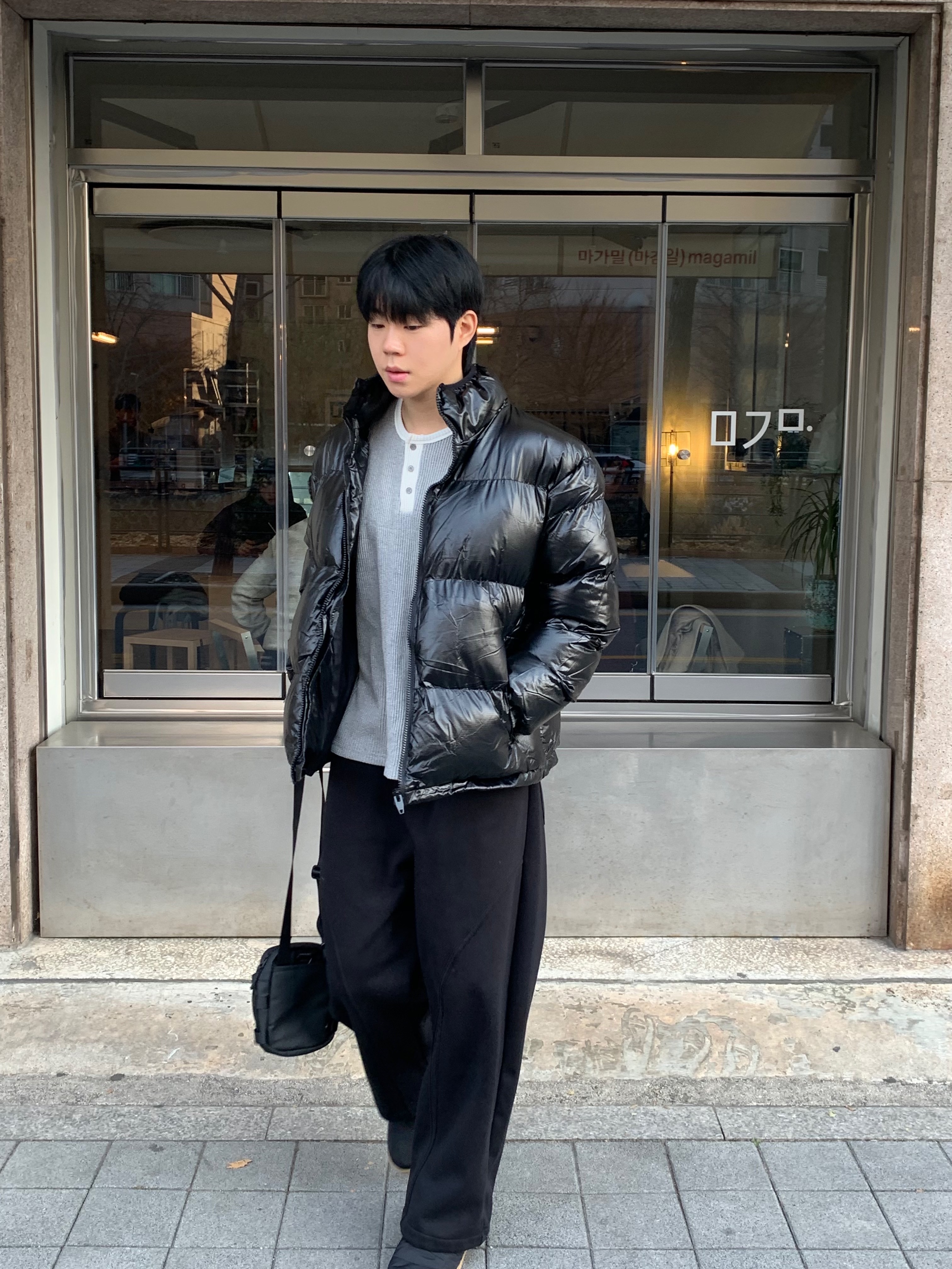 Hunter In Out Puffer Booties Black, Hunter In Out Puffer Booties Black Natural Gum 착용 스타일 - 2