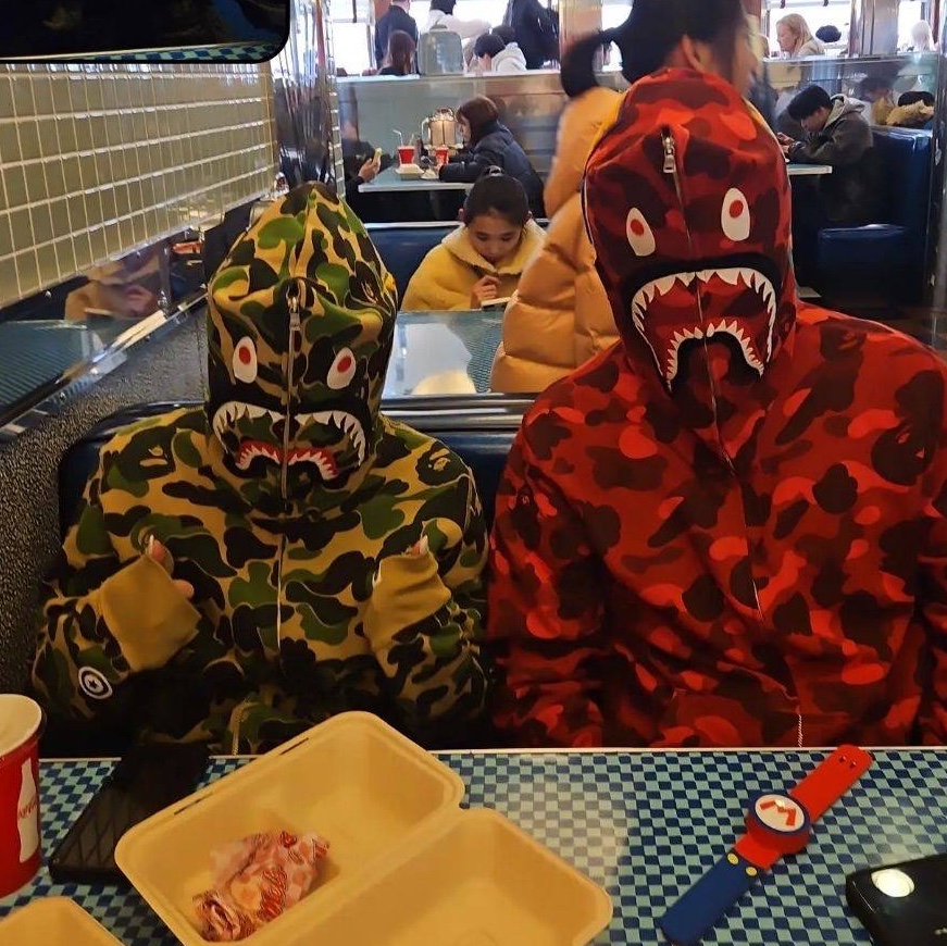 BAPE PONR ABC Camo Shark Full Zip Hoodie Army Green, BAPE Color Camo Shark Full Zip Hoodie Red 착용 스타일