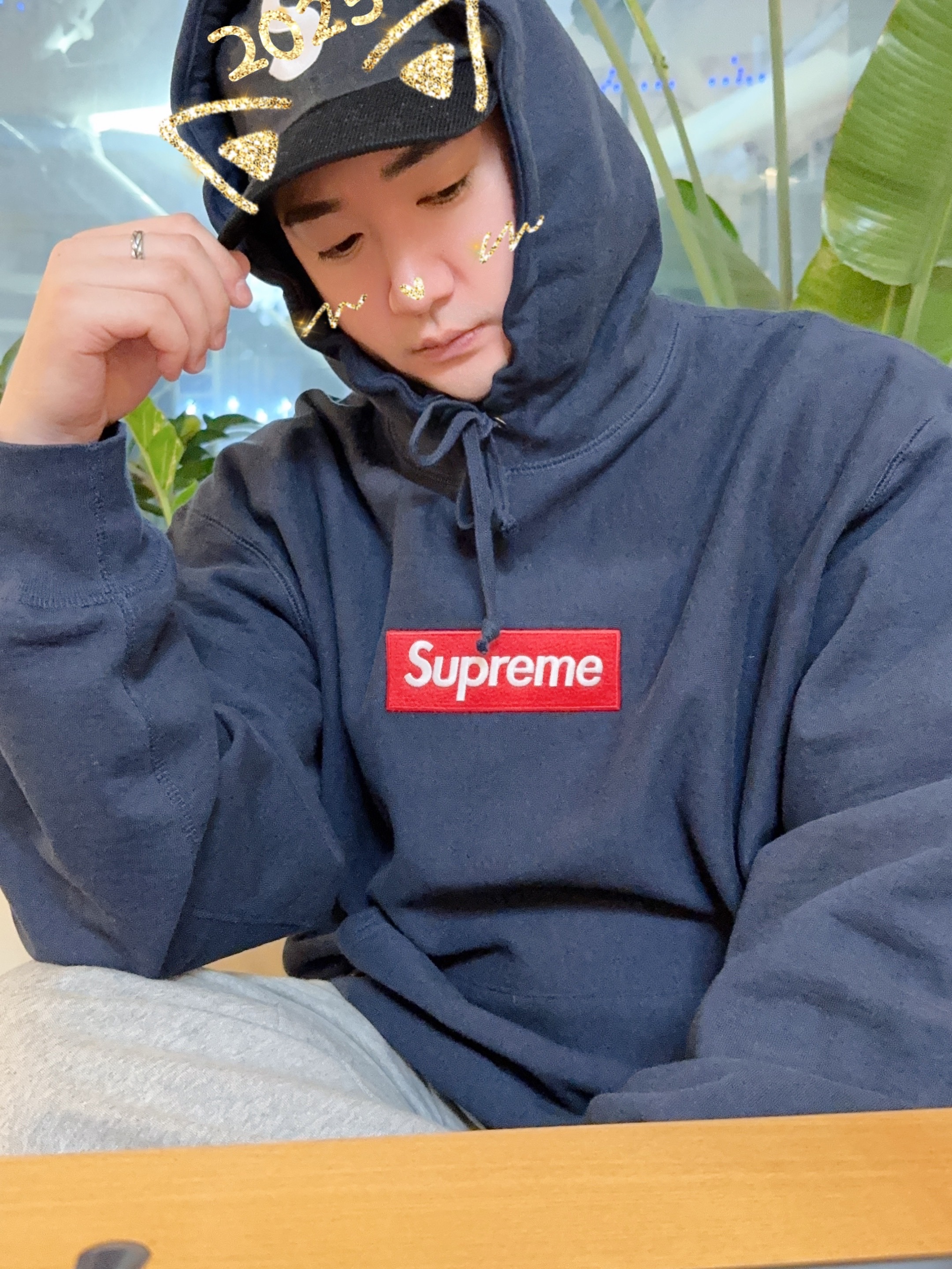 Supreme 2-Tone S Logo 6-Panel Black - 24SS, Supreme Box Logo Hooded Sweatshirt Navy - 24FW 착용 스타일 - 3