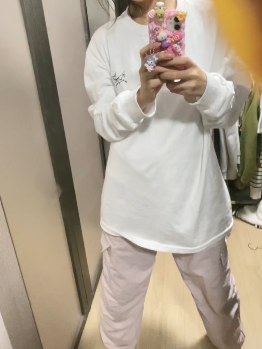 Arc'teryx Arc'Multi Bird Logo LS T-Shirt White Light 착용 스타일