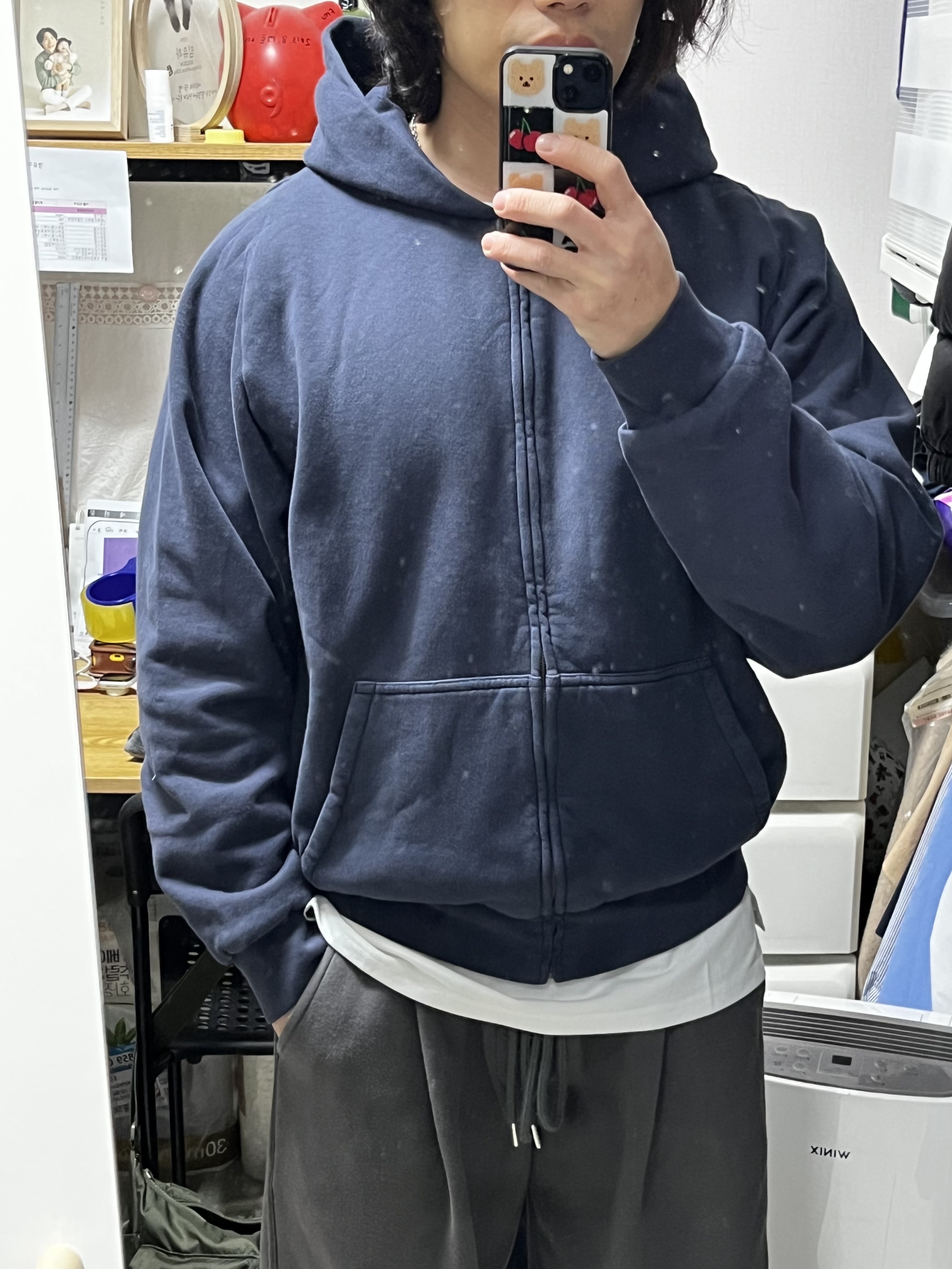 Yeezy YZY Zip-Up Hoodie Navy, Undermycar Mu.03 Anti Fxxking Logo Play Oversized Sweat Jogger Olive 착용 스타일 - 2