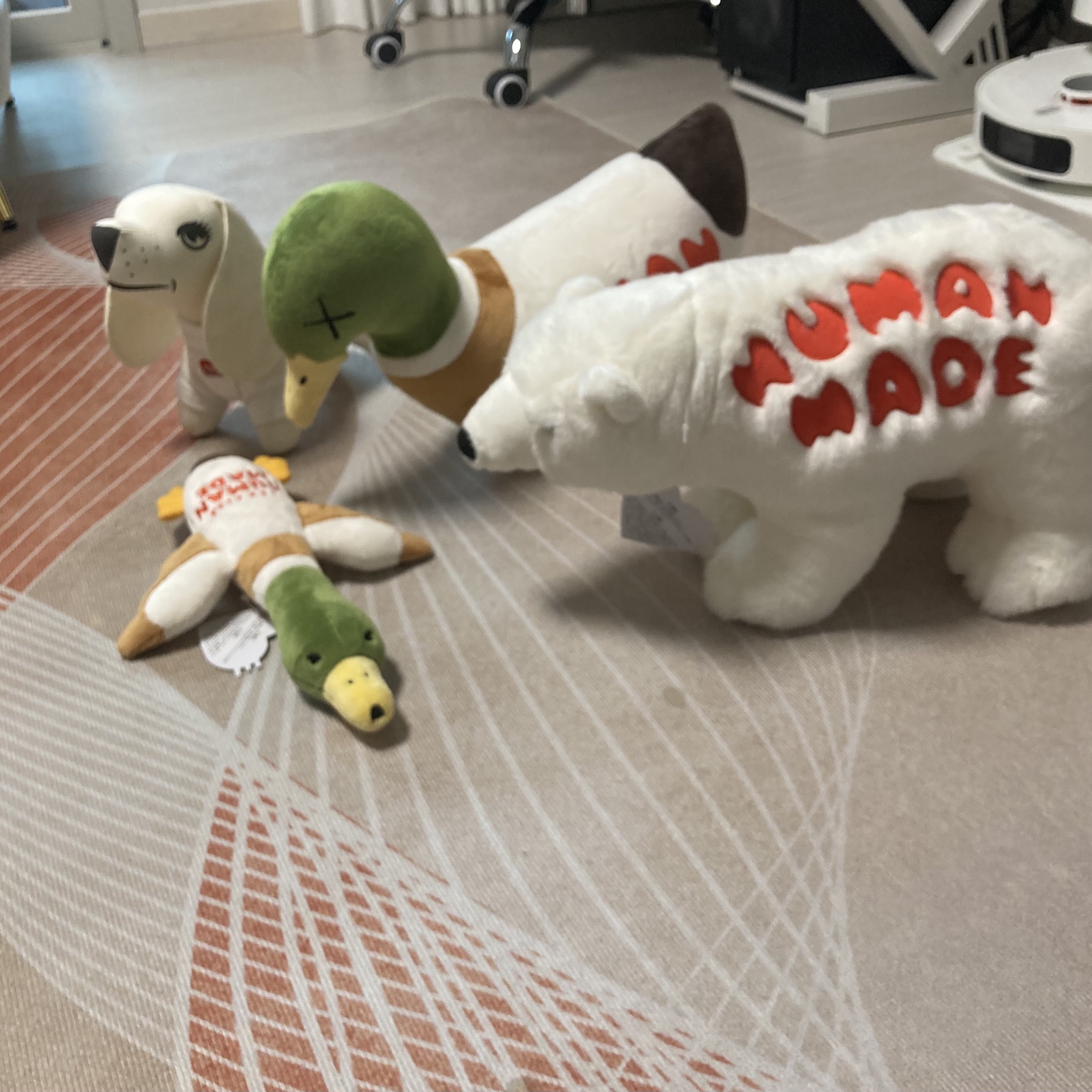 Human Made Dachshund Stuffed Animal White, Human Made Polar Bear Plush Doll White 착용 스타일