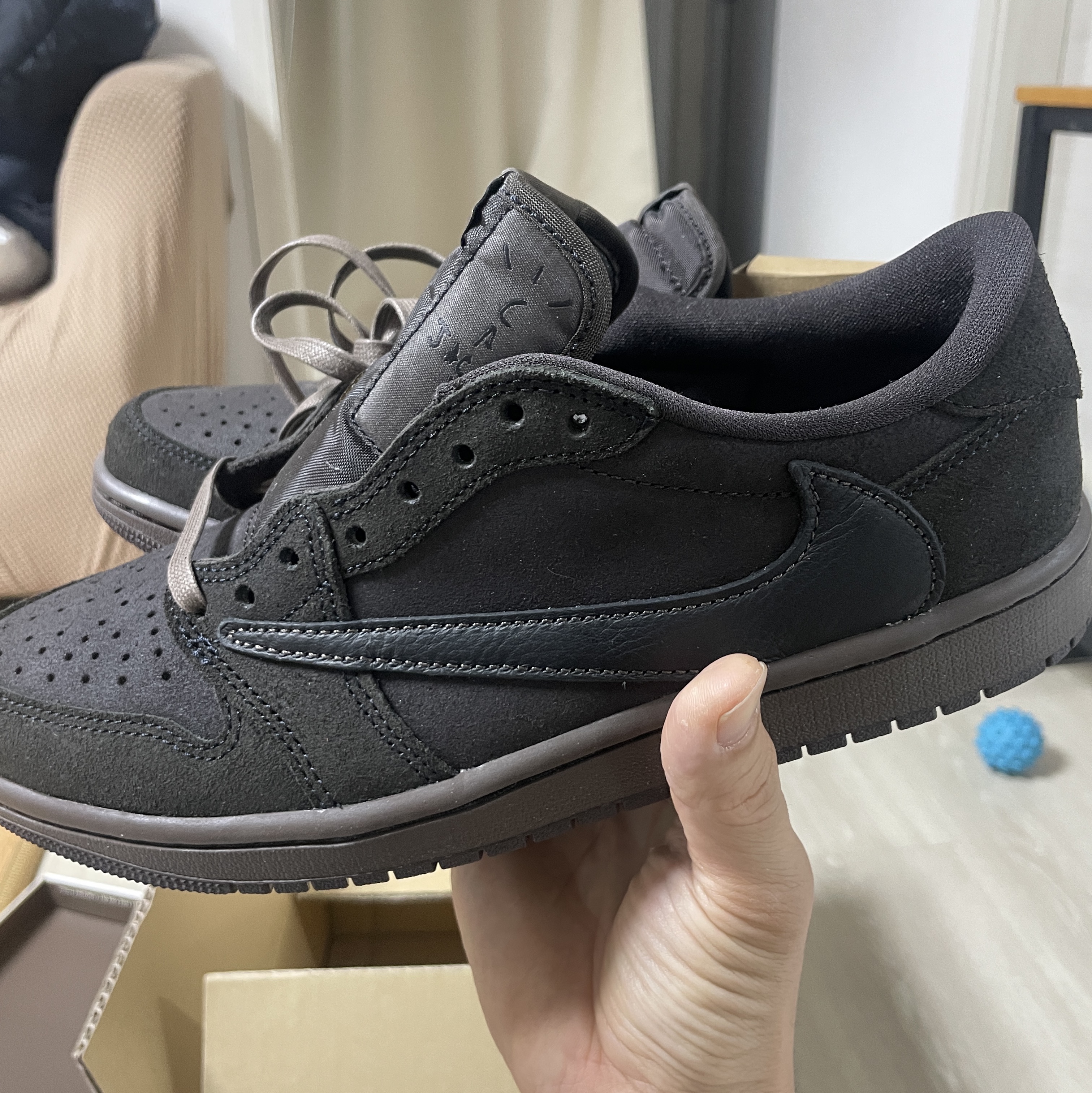 Jordan 1 x Travis Scott Retro Low OG SP Velvet Brown and Dark Mocha 착용 스타일