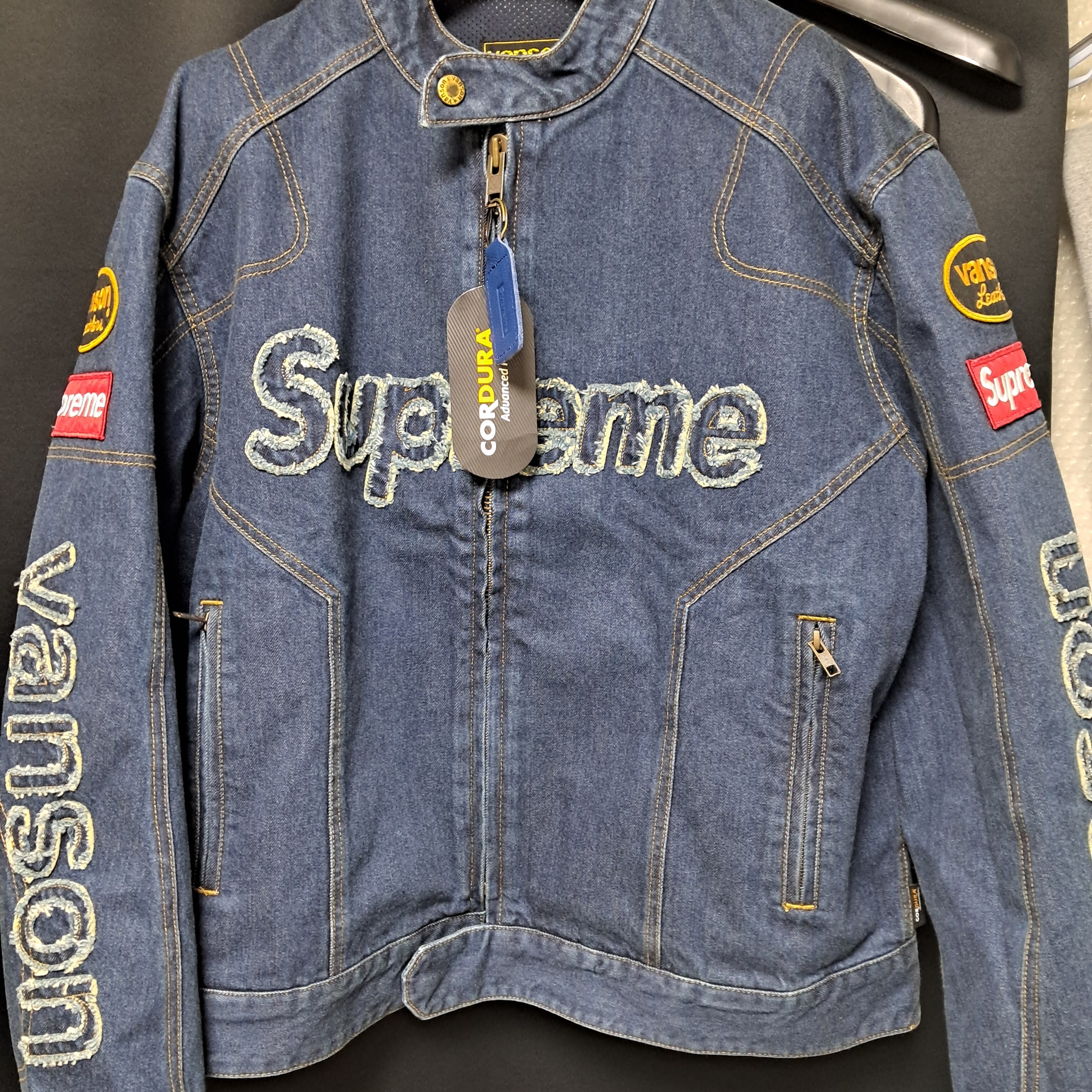 Supreme x Vanson Leathers Cordura Denim Jacket Blue - 22FW, Supreme Washed Chino Twill Camp Cap Black 착용 스타일 - 4