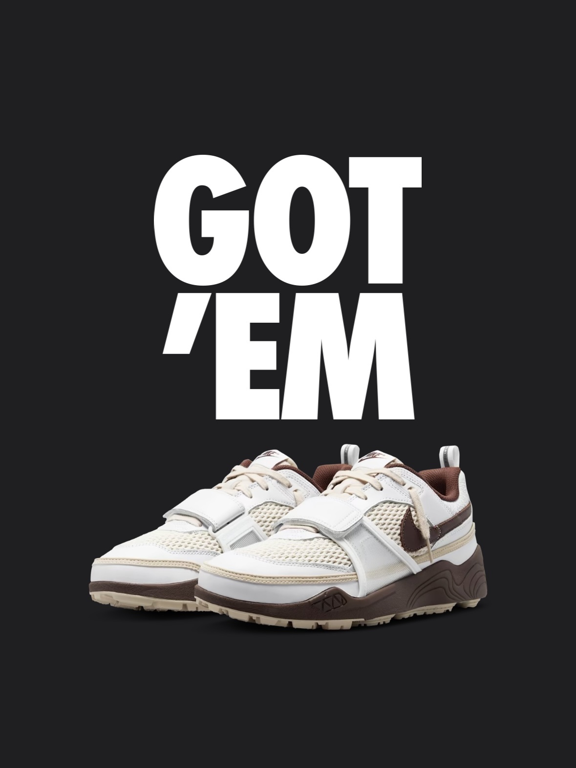 Nike x Travis Scott Zoom Field Jaxx White and Light Chocolate 착용 스타일