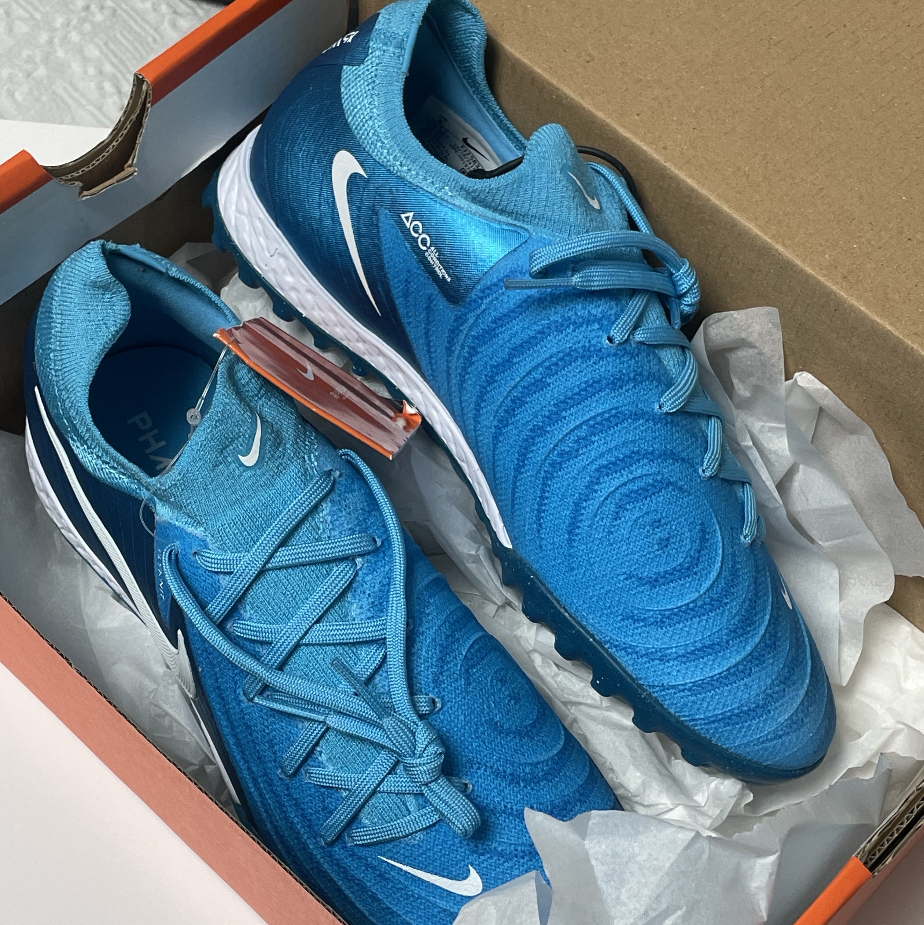 Nike Phantom GX 2 Pro TF Blue Fury White 착용 스타일