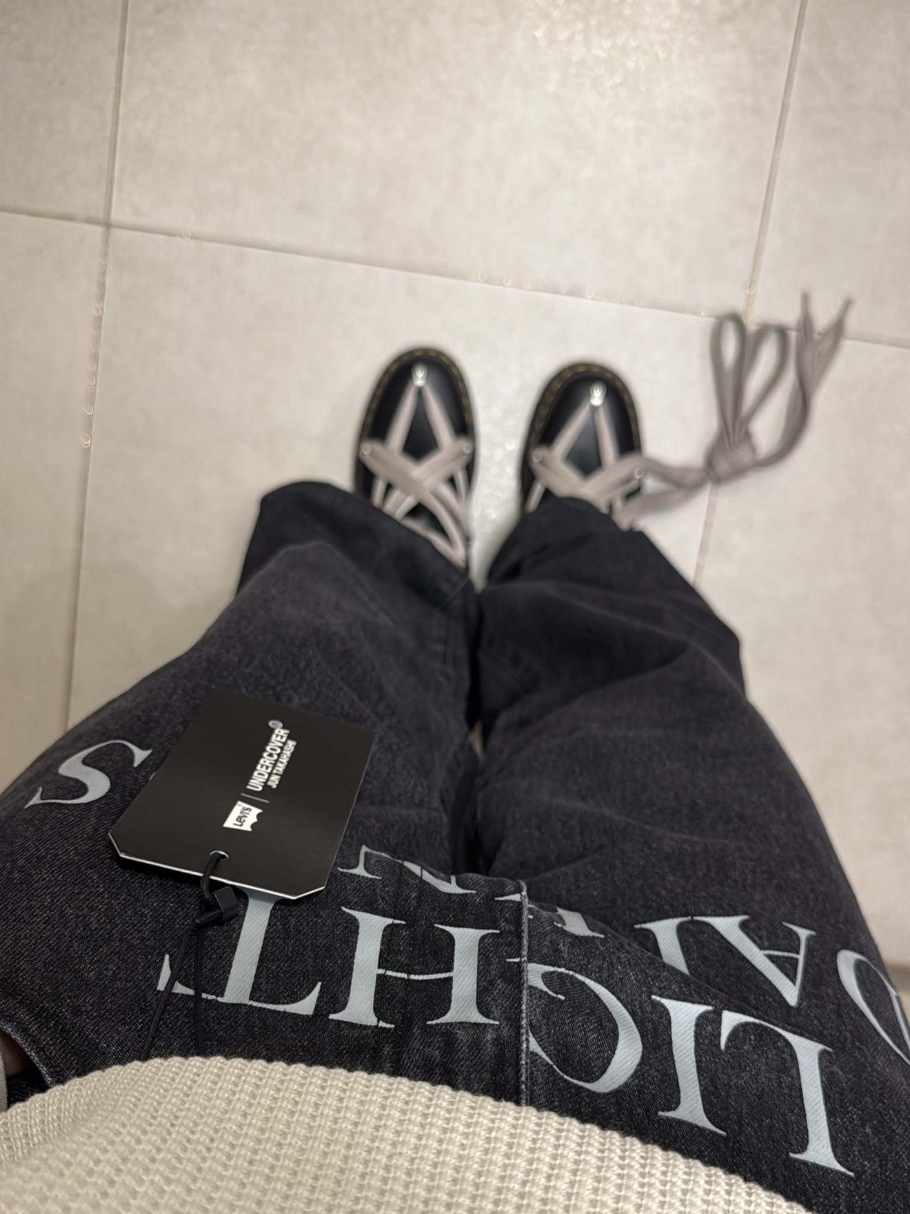 Levi’s x Undercover UC1E9502 Pants Black, Stussy Raglan Thermal LS Crew Bone 착용 스타일 - 2