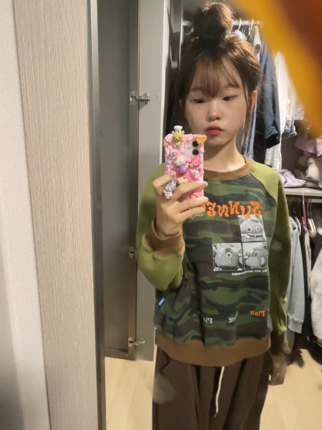 SUNNECT W.A.M. Raglan Sweatshirt Green 착용 스타일