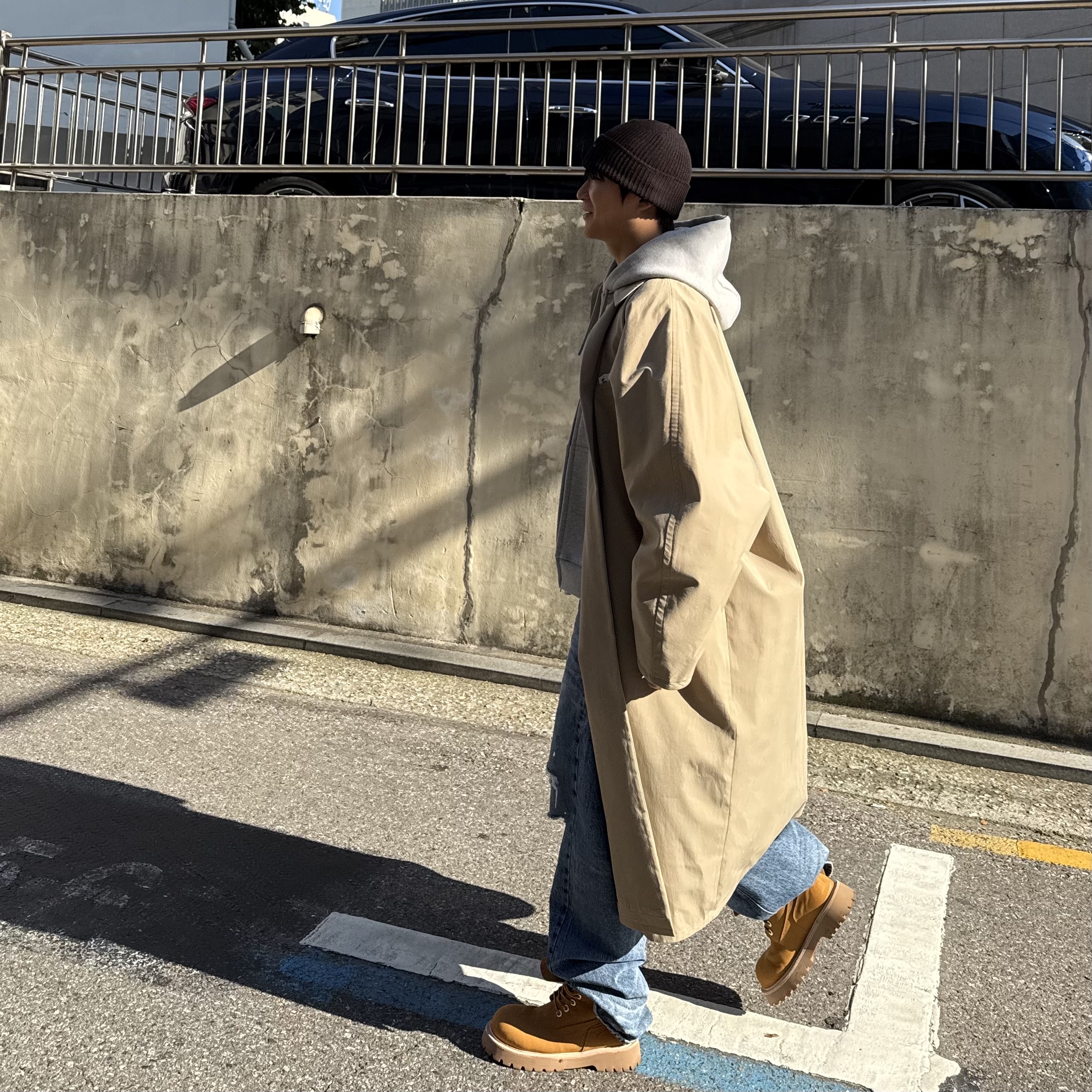 STU Dolman Coat Beige, Nonnod Scuba Zip Hoodie Grey 착용 스타일 - 1