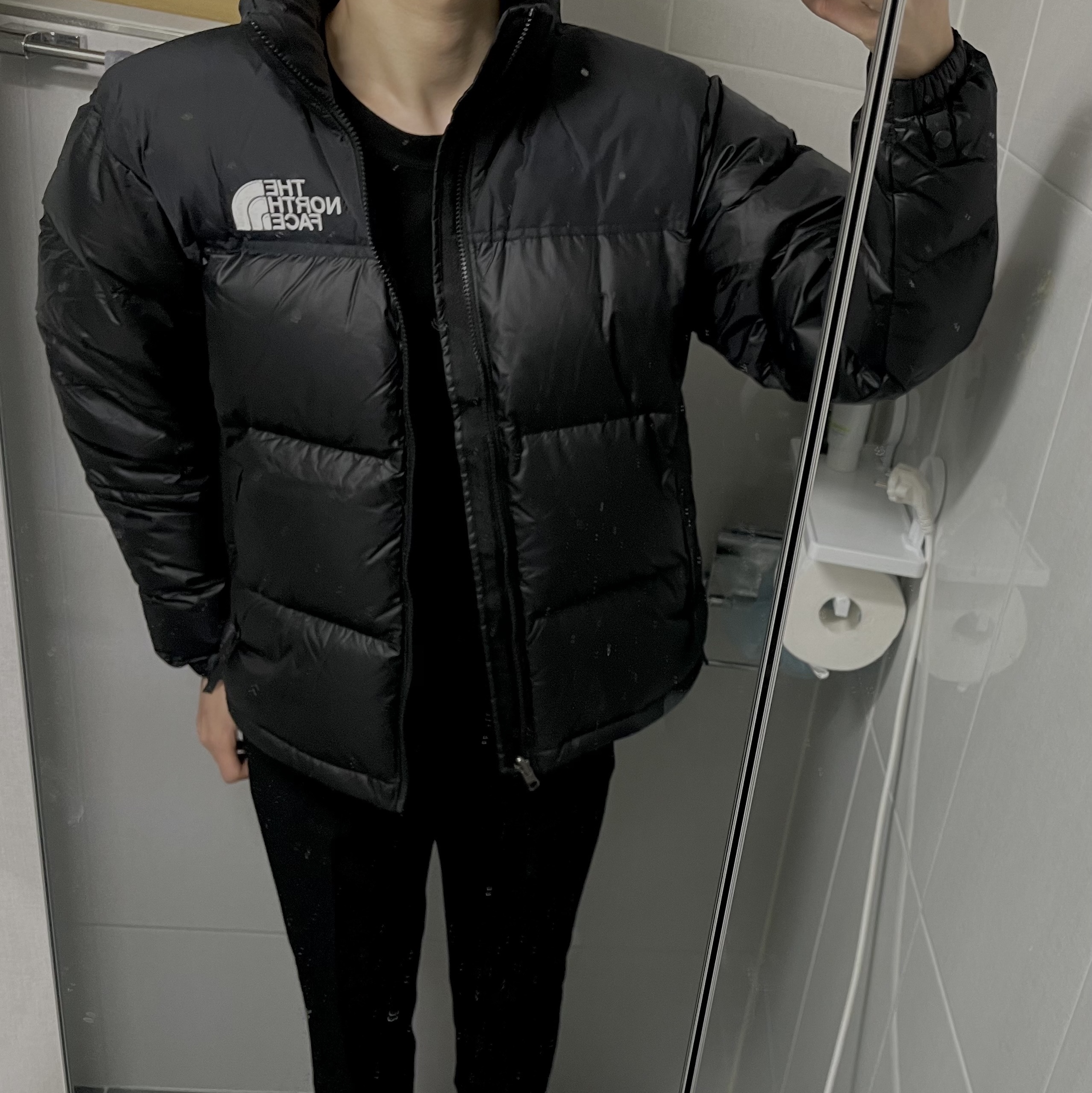 The North Face 1996 Eco Nuptse Jacket Real Black 착용 스타일