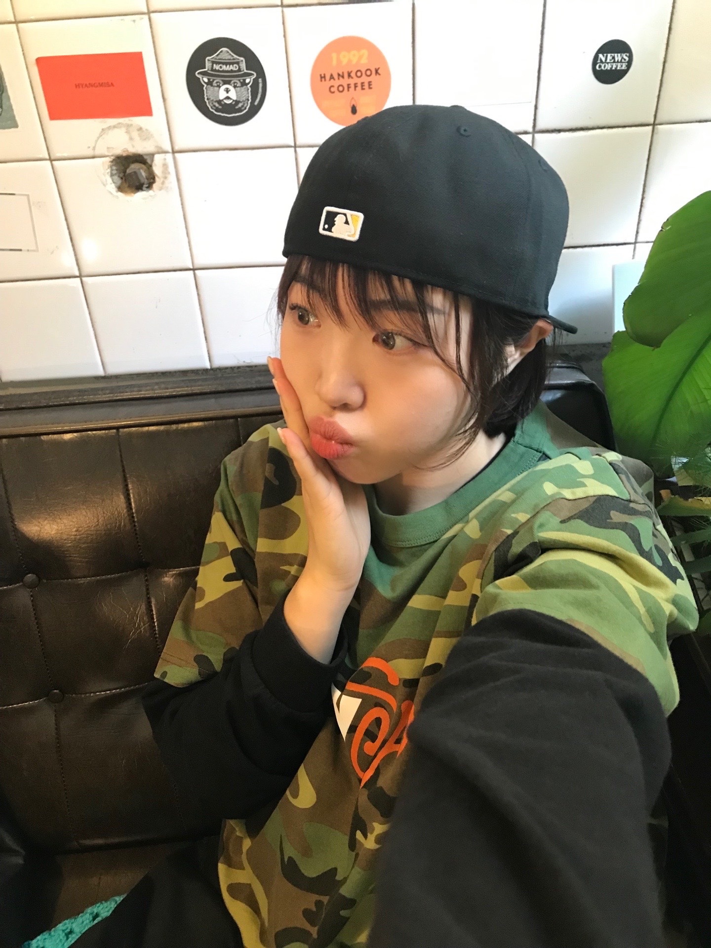 Stussy Sport Script T-Shirt Camo 착용 스타일 - 2