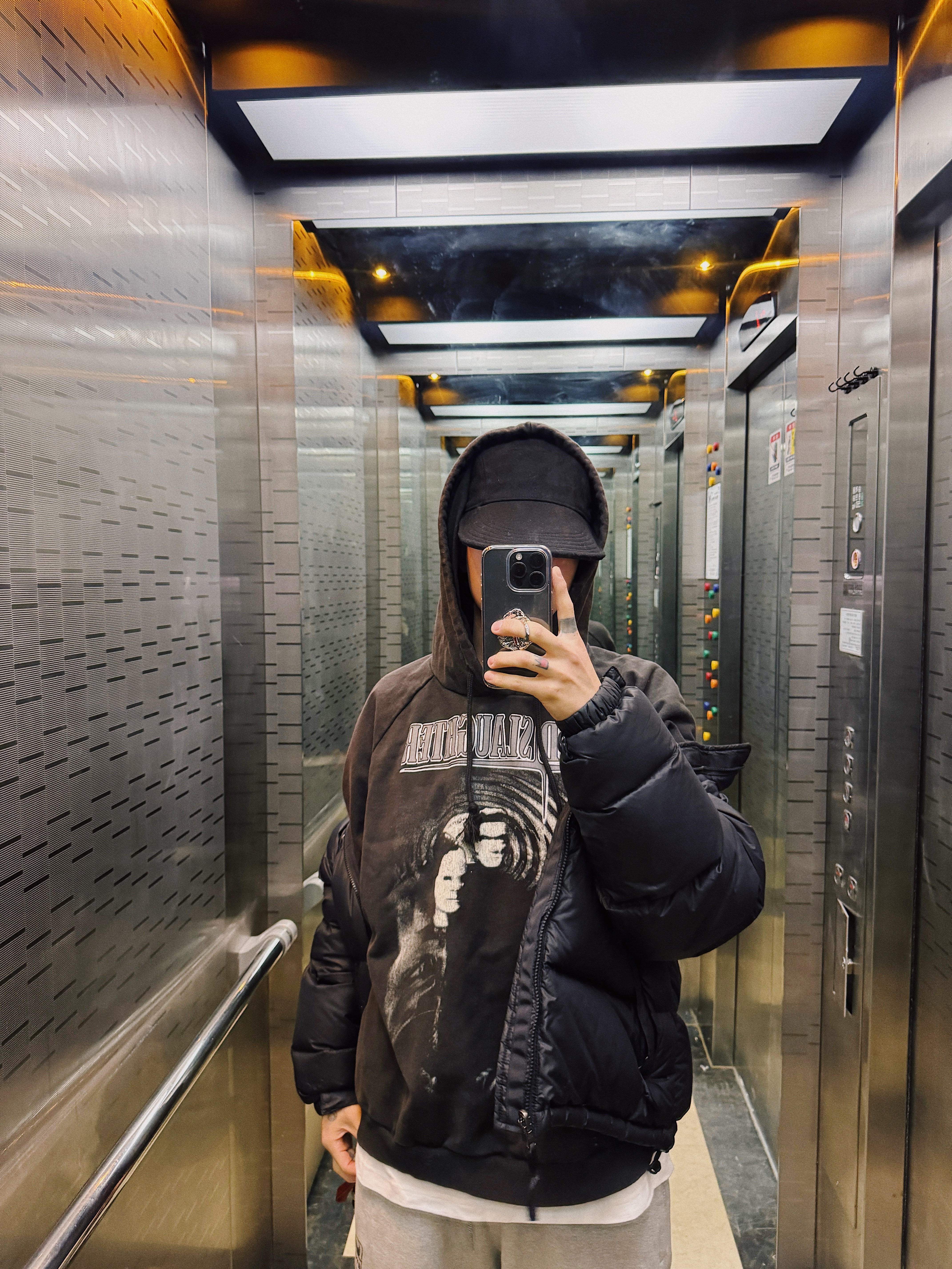 Project G/R Mind Slaughter Vintage Washeed Hoodie Black 착용 스타일 - 2