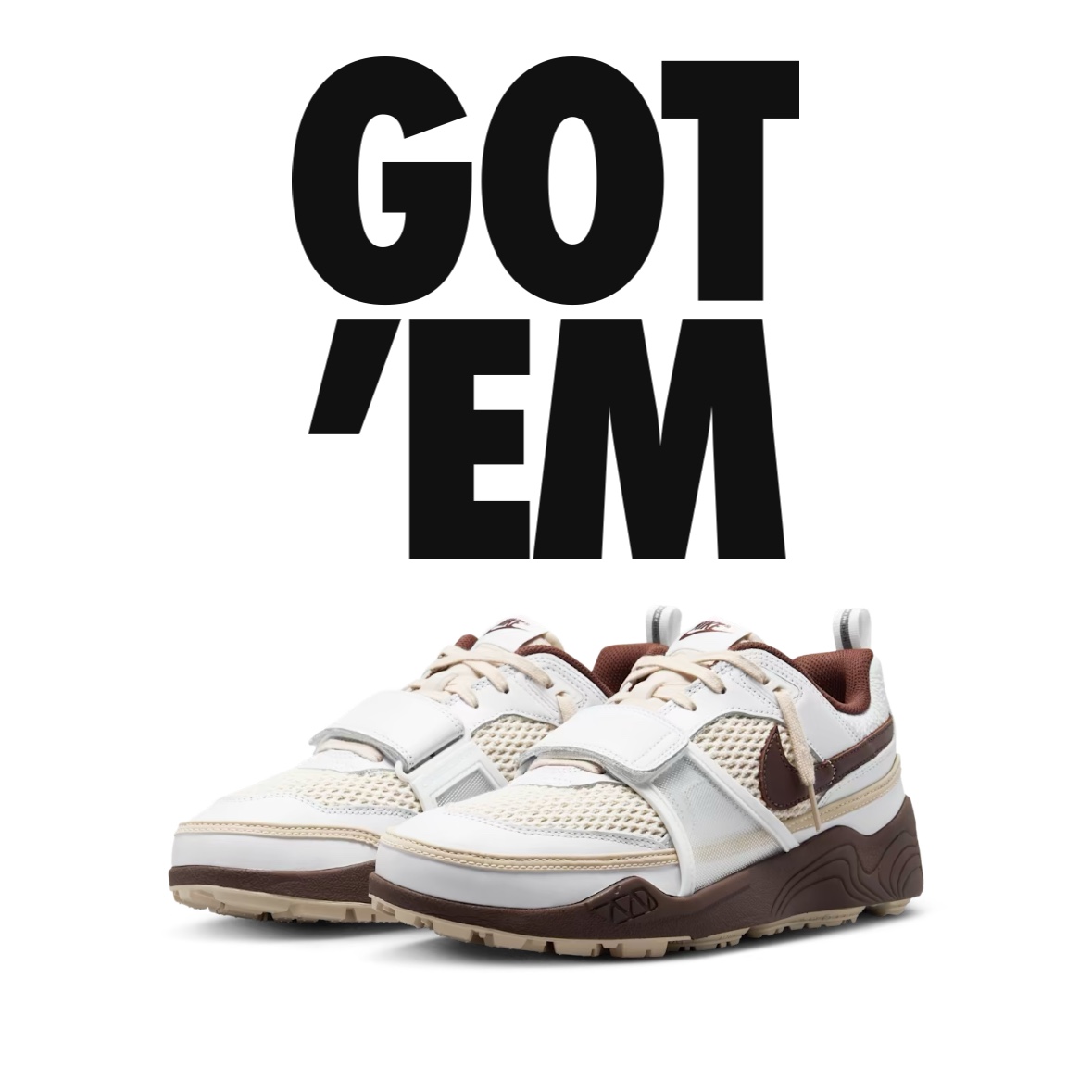Nike x Travis Scott Zoom Field Jaxx White and Light Chocolate 착용 스타일