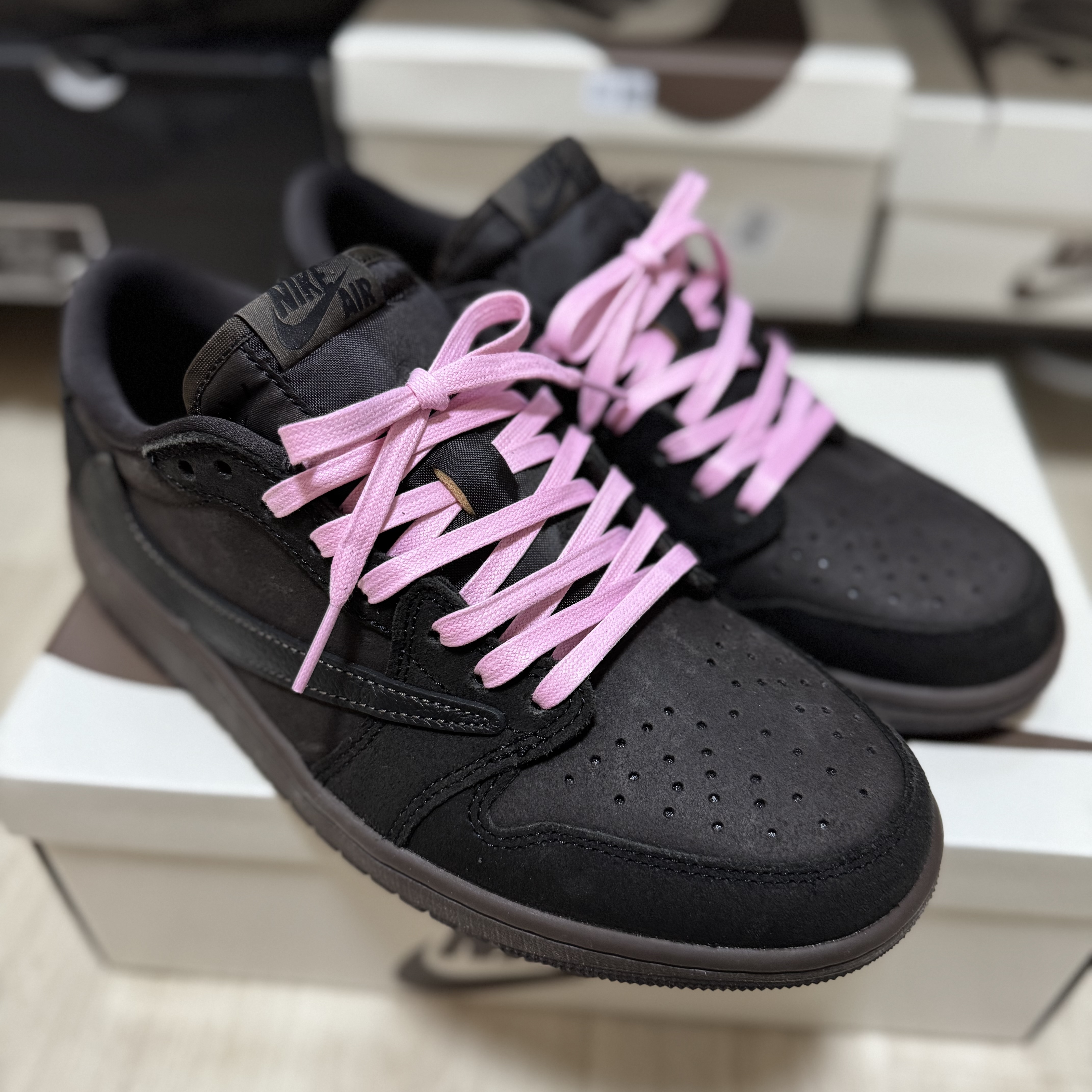 Jordan 1 x Travis Scott Retro Low OG SP Velvet Brown and Dark Mocha, (PS) Jordan 1 x Travis Scott Retro Low OG SP Velvet Brown and Dark Mocha 착용 스타일 - 1