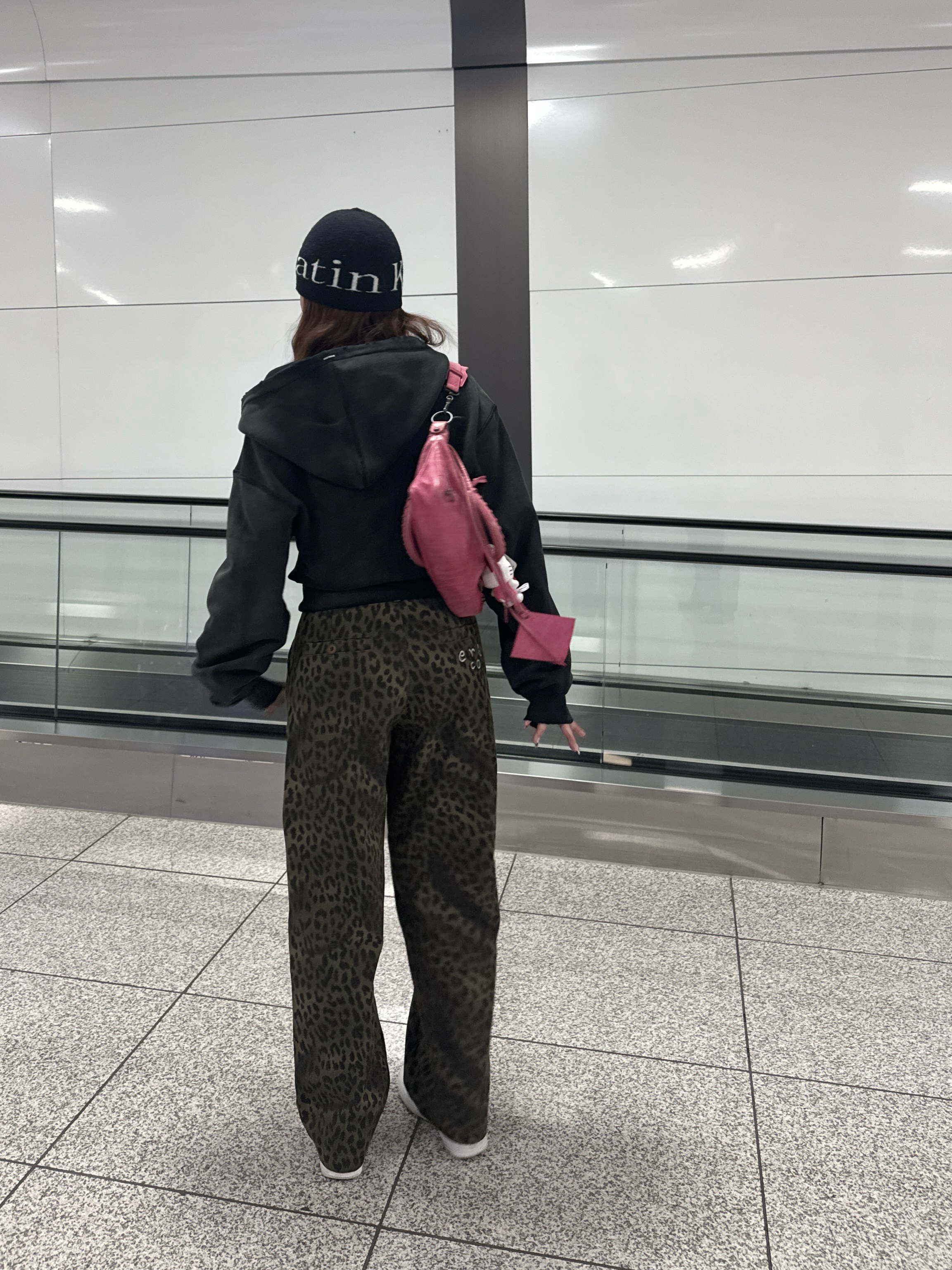 ersco Leopard Baggy Trousers Khaki, (W) Nike Air Force 1 '07 Low White 착용 스타일 - 4