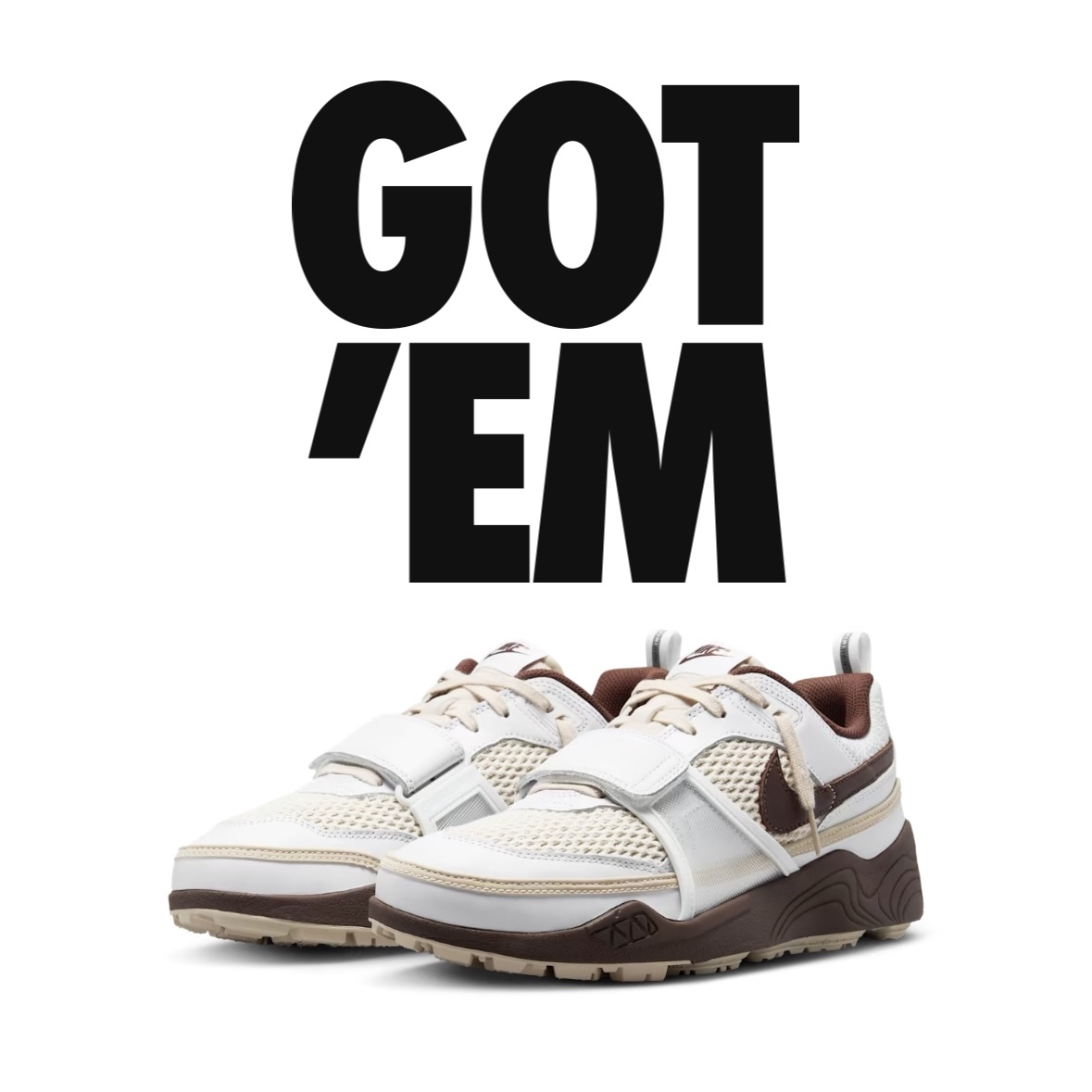 Nike x Travis Scott Zoom Field Jaxx White and Light Chocolate 착용 스타일