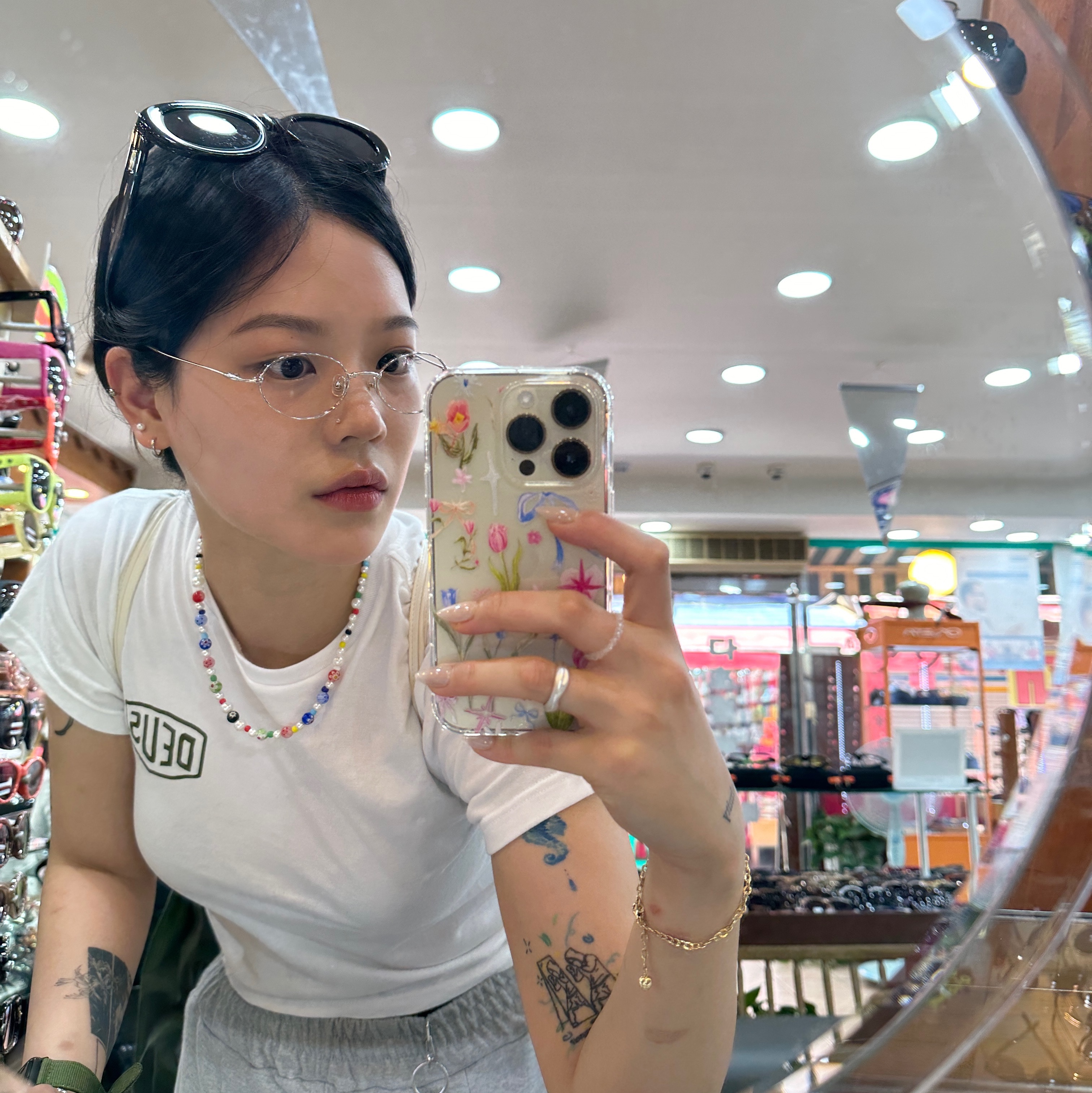 (Kids) Deus Ex Machina College Samcheong T-Shirt White 착용 스타일 - 4