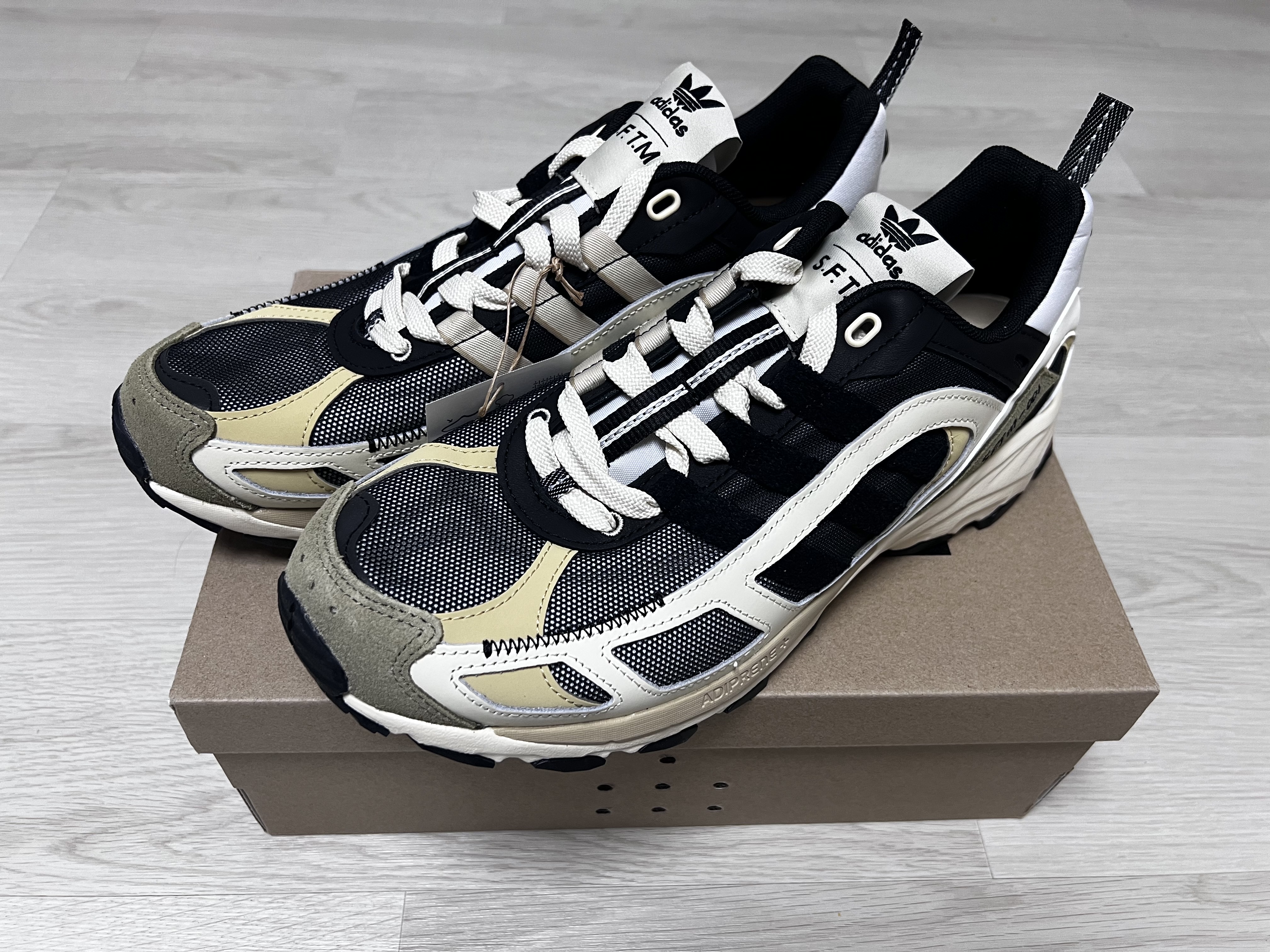 Adidas x Song for the Mute Shadowturf Core Black 착용 스타일
