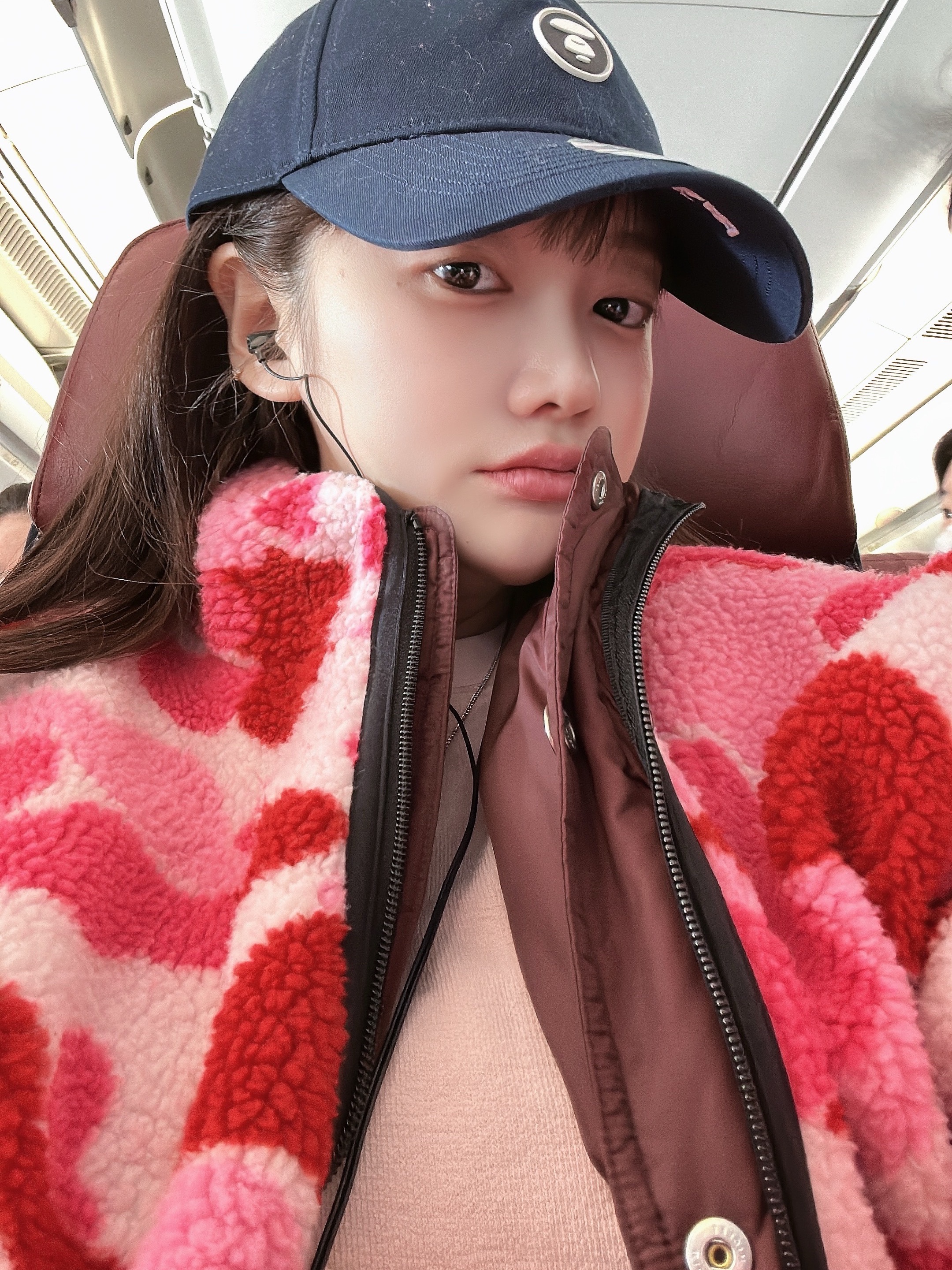 BAPE ABC Camo Boa Ripstop Reversible Jacket Pink, Chanel 22 Medium Handbag Shiny Calfskin & Gold Black 착용 스타일 - 5