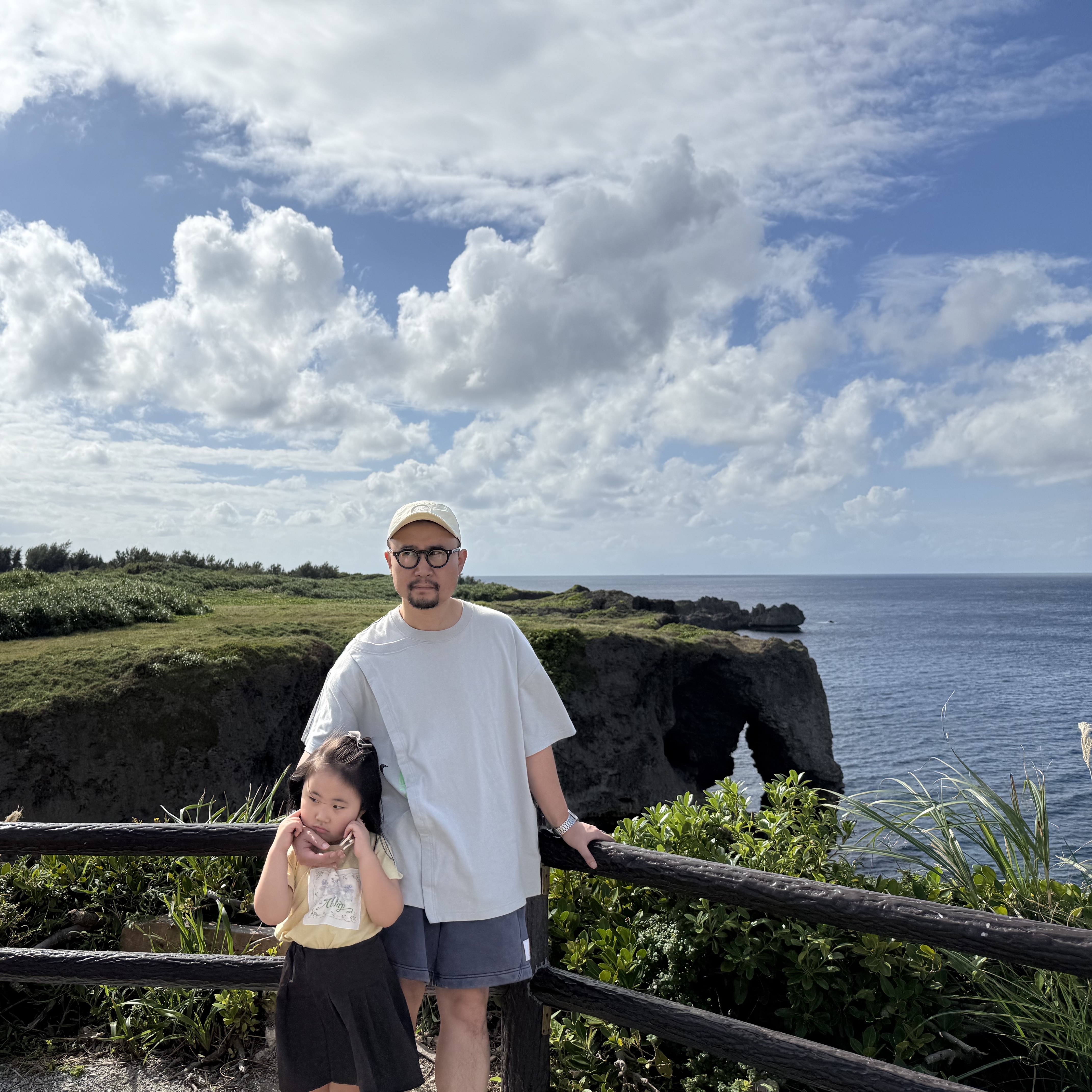 Supreme x Stone Island Reactive Ice Camo Ripstop Camp Cap Tan - 22SS, Nike x Feng Chen Wang Pro T-Shirt Light Smoke Grey (DV4011-077) 착용 스타일