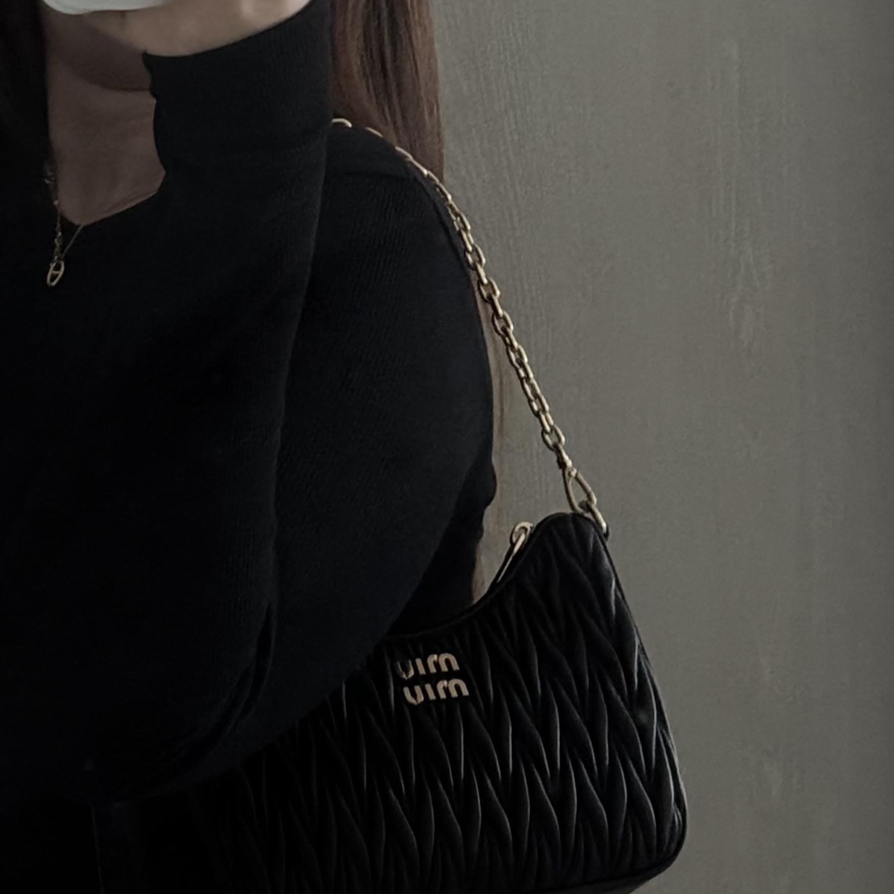Miu Miu Matelasse Nappa Leather Shoulder Bag Black, (W) Hermes Small Farandole Pendant Rose Gold 착용 스타일 - 2
