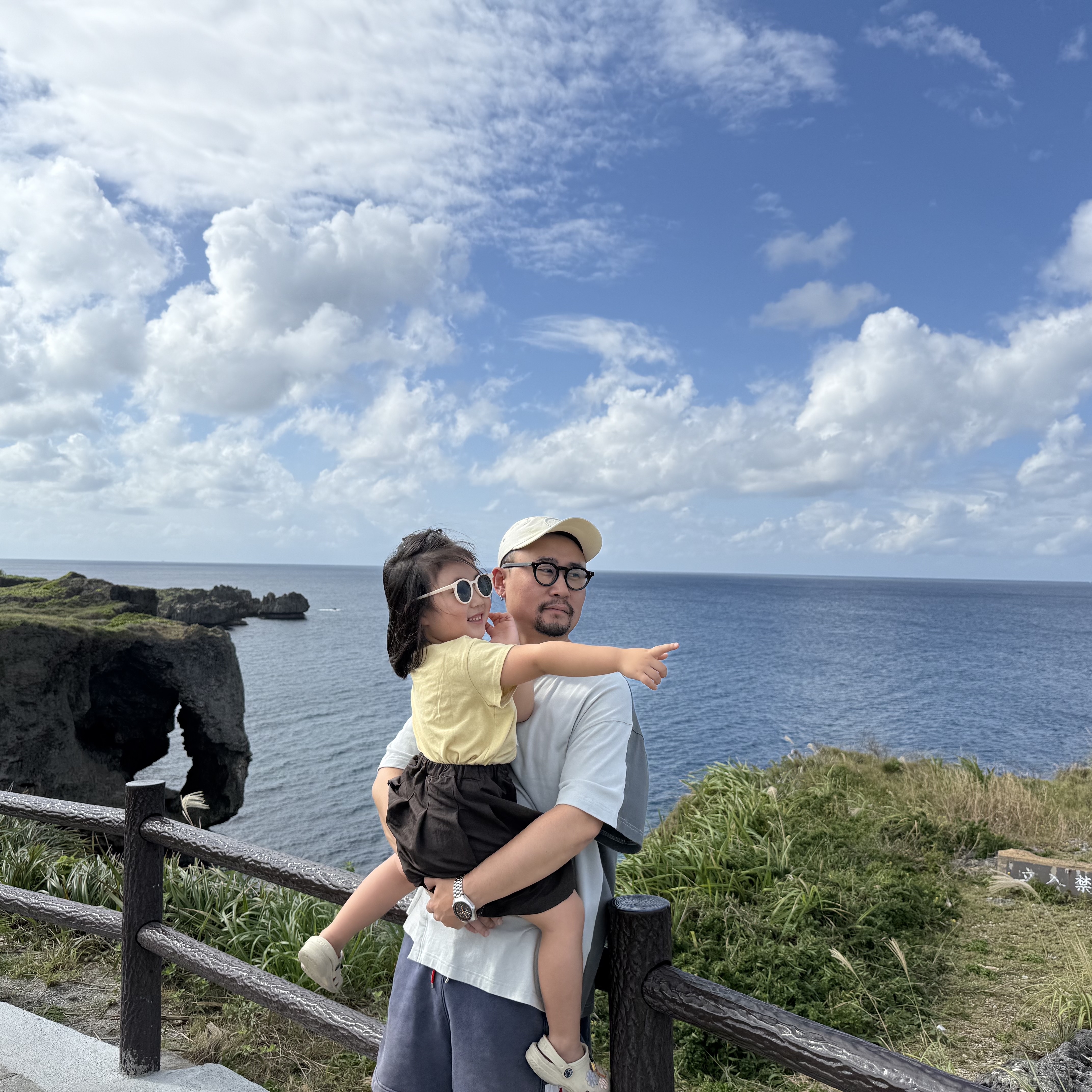 Supreme x Stone Island Reactive Ice Camo Ripstop Camp Cap Tan - 22SS, Nike x Feng Chen Wang Pro T-Shirt Light Smoke Grey (DV4011-077) 착용 스타일