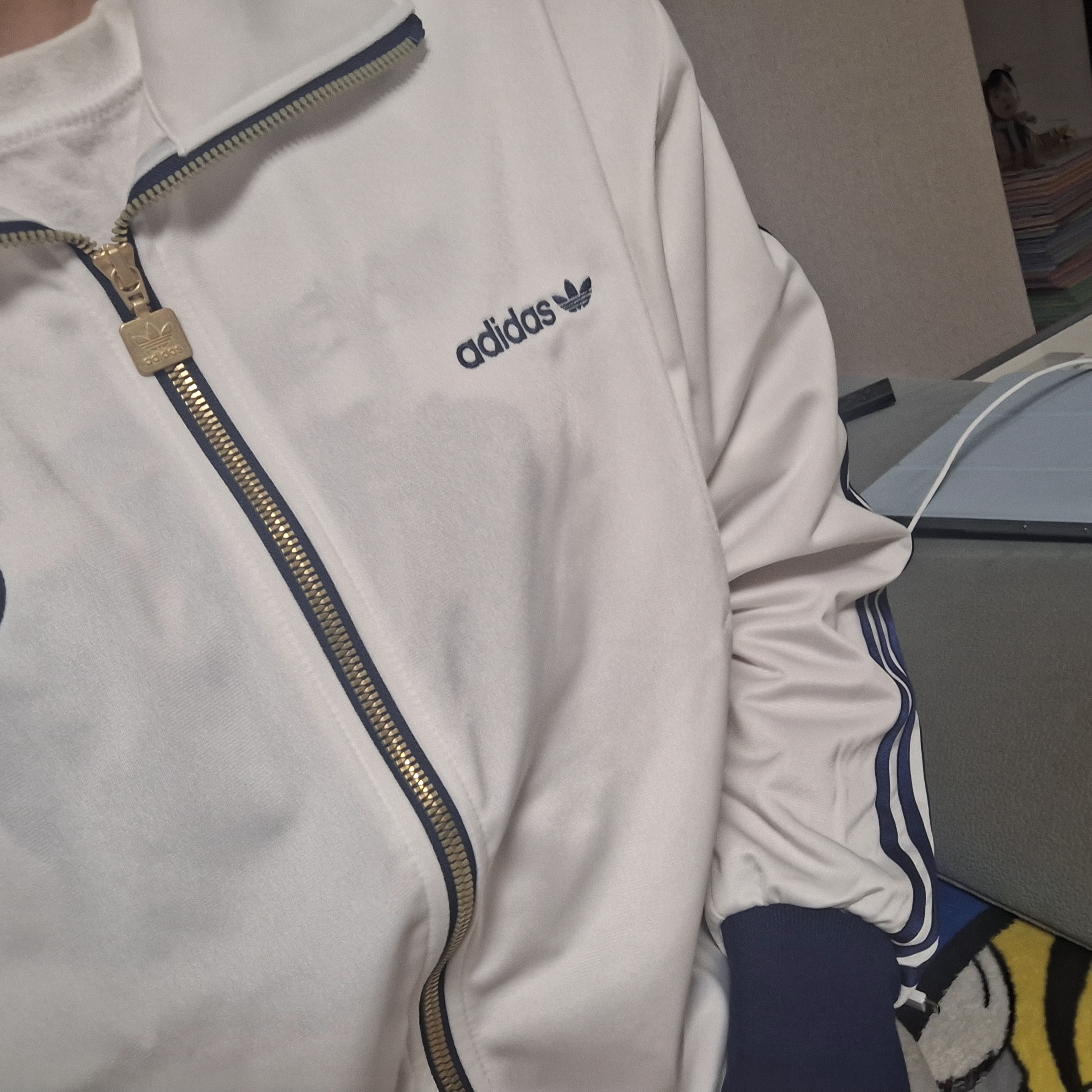 (W) Adidas Firebird Badge Track Top Cloud White - KR Sizing 착용 스타일