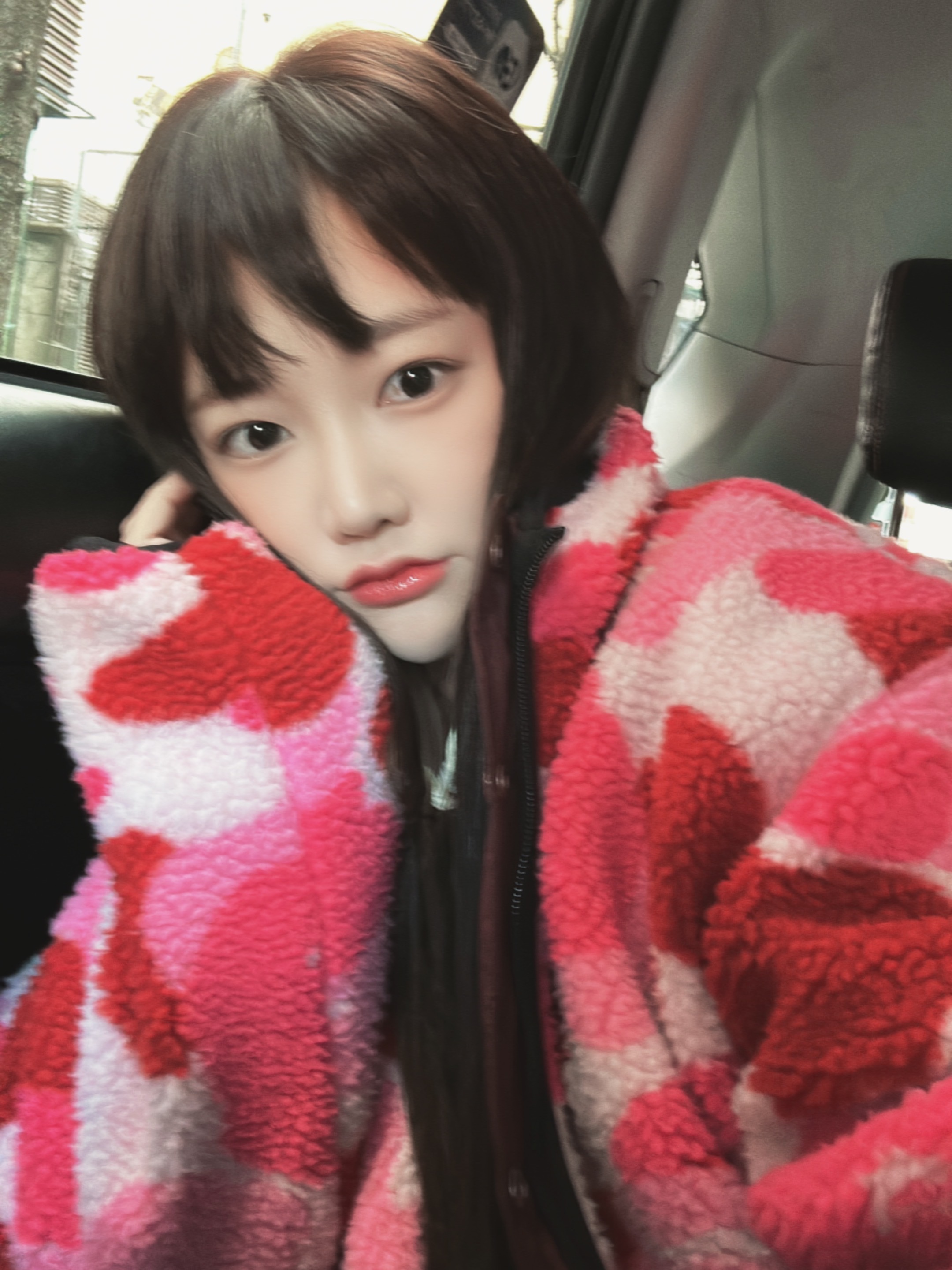 BAPE ABC Camo Boa Ripstop Reversible Jacket Pink, Chanel 22 Medium Handbag Shiny Calfskin & Gold Black 착용 스타일 - 2