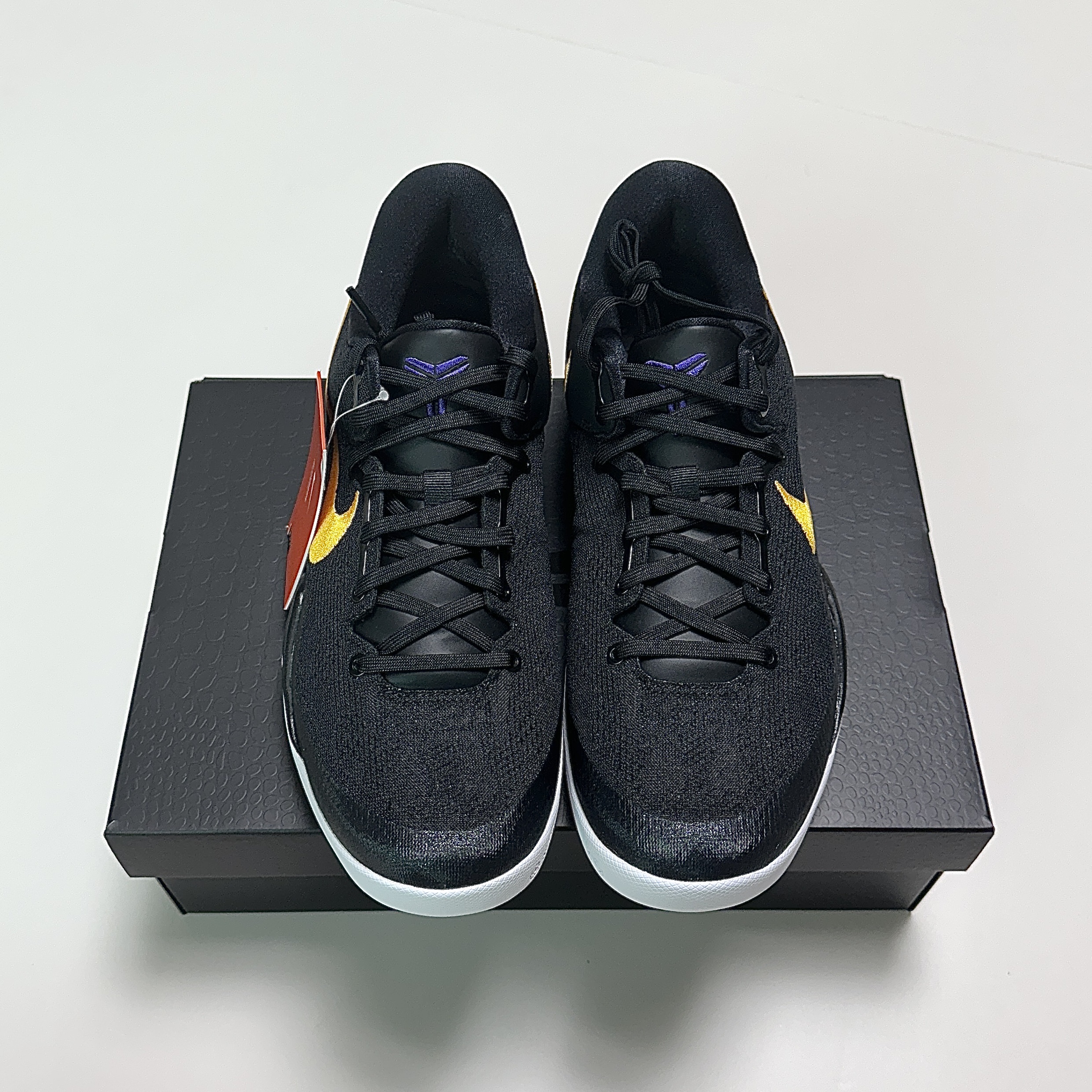 Nike Kobe 8 Protro Black and University Gold 착용 스타일 - 2