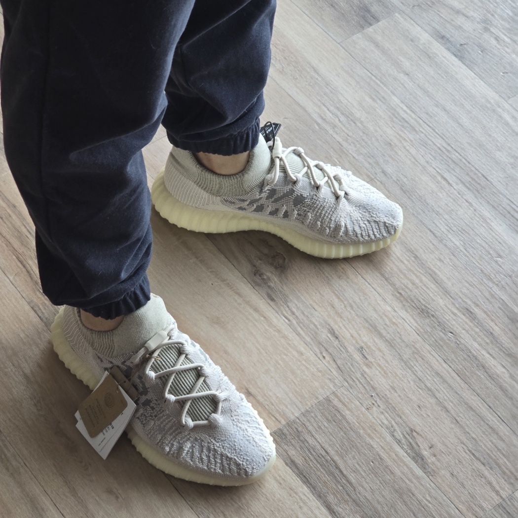 Adidas Yeezy 350 V2 CMPCT Slate Bone 2022/2023 착용 스타일