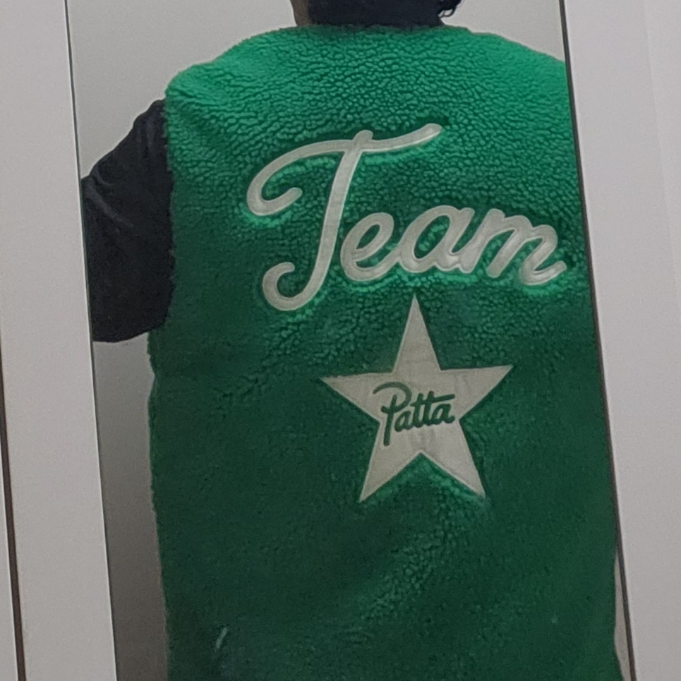 Converse x Patta Reversible Vest Jolly Green 착용 스타일