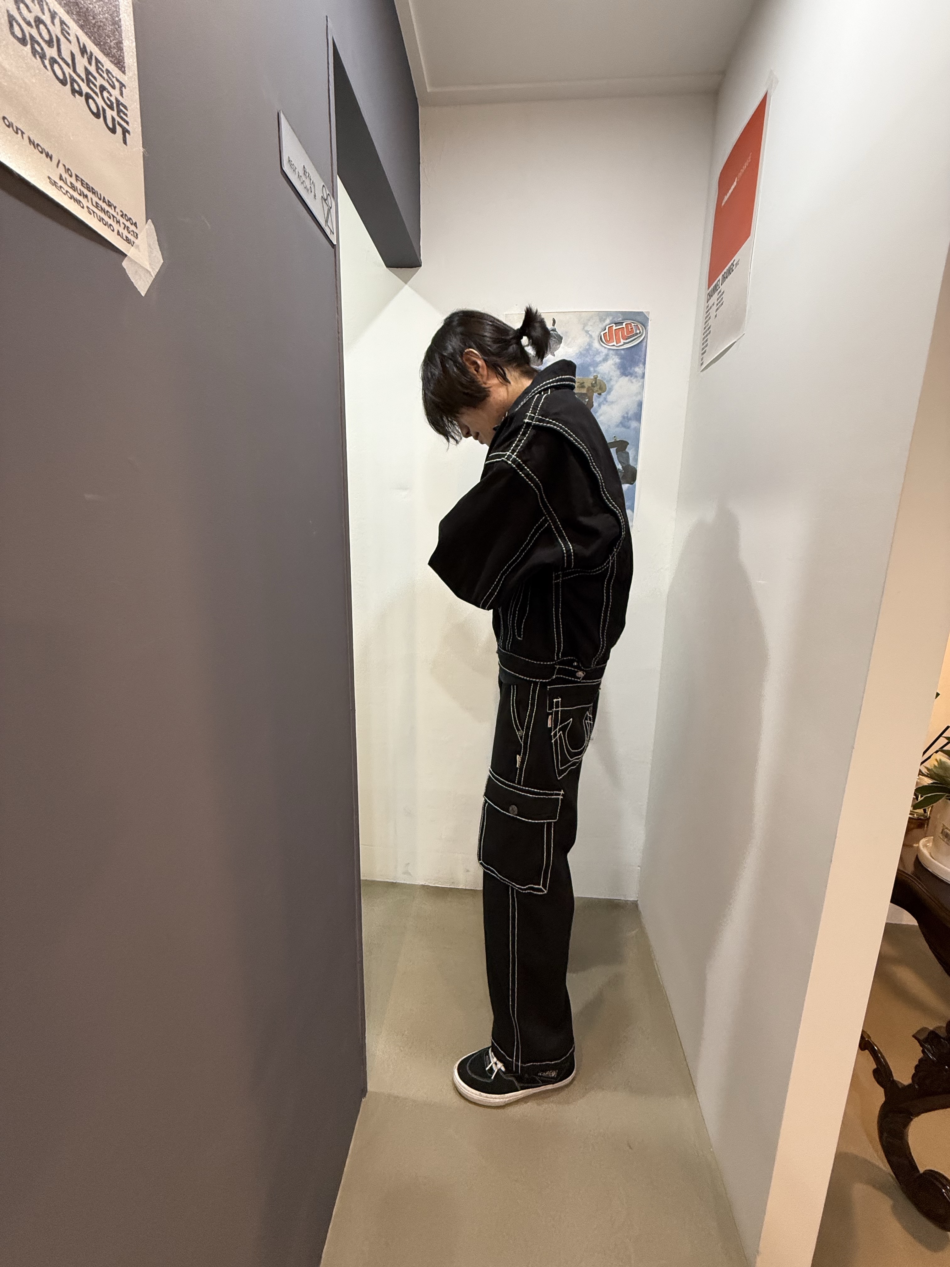 True Religion BIG T O.G Cargo Pants MK3 Black, True Religion Big T Origin Trucker Jacket Black 착용 스타일 - 4