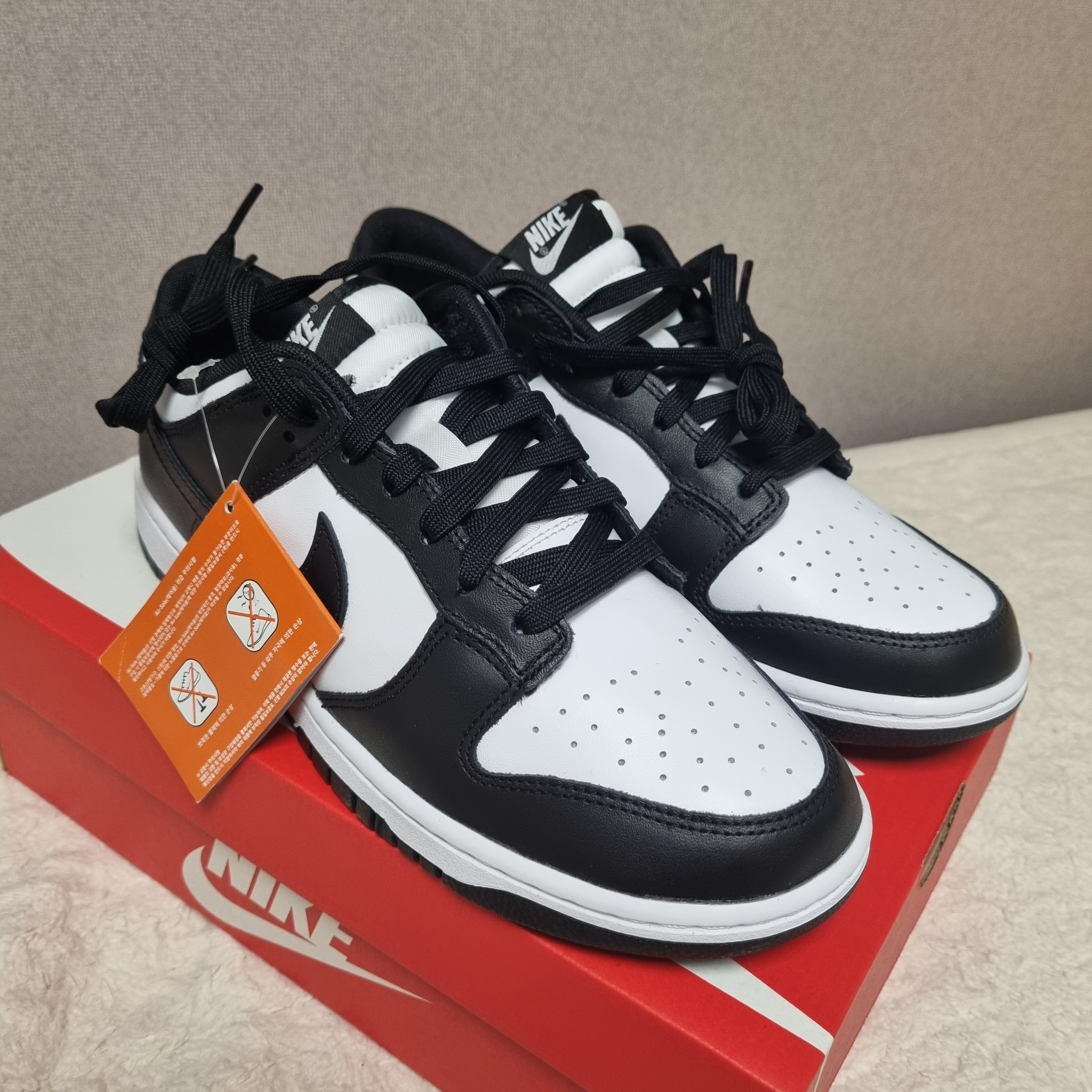 Nike Dunk Low Retro Black 착용 스타일