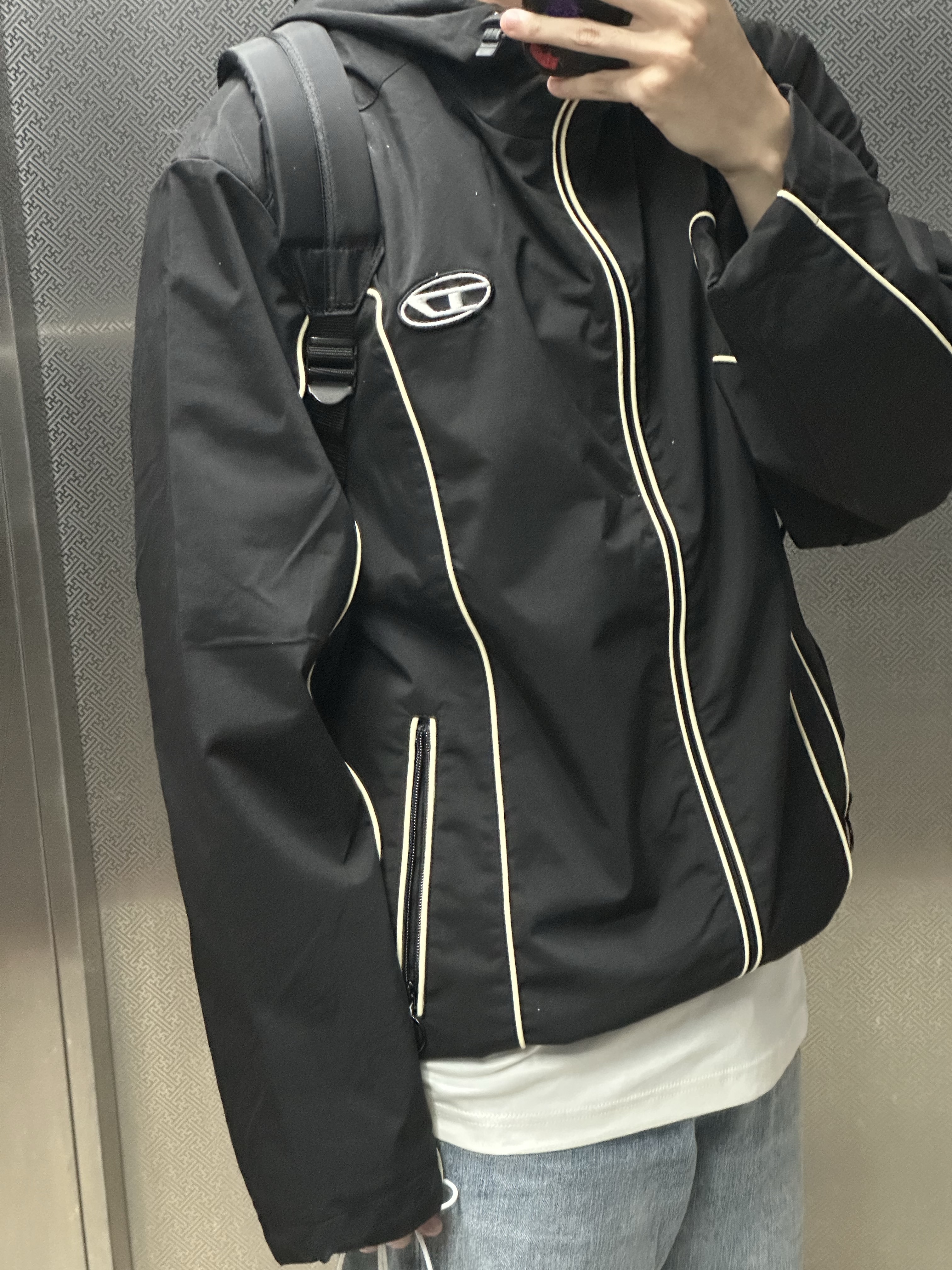 Diesel J-Hives Windbreaker with Contrast Piping Black 착용 스타일